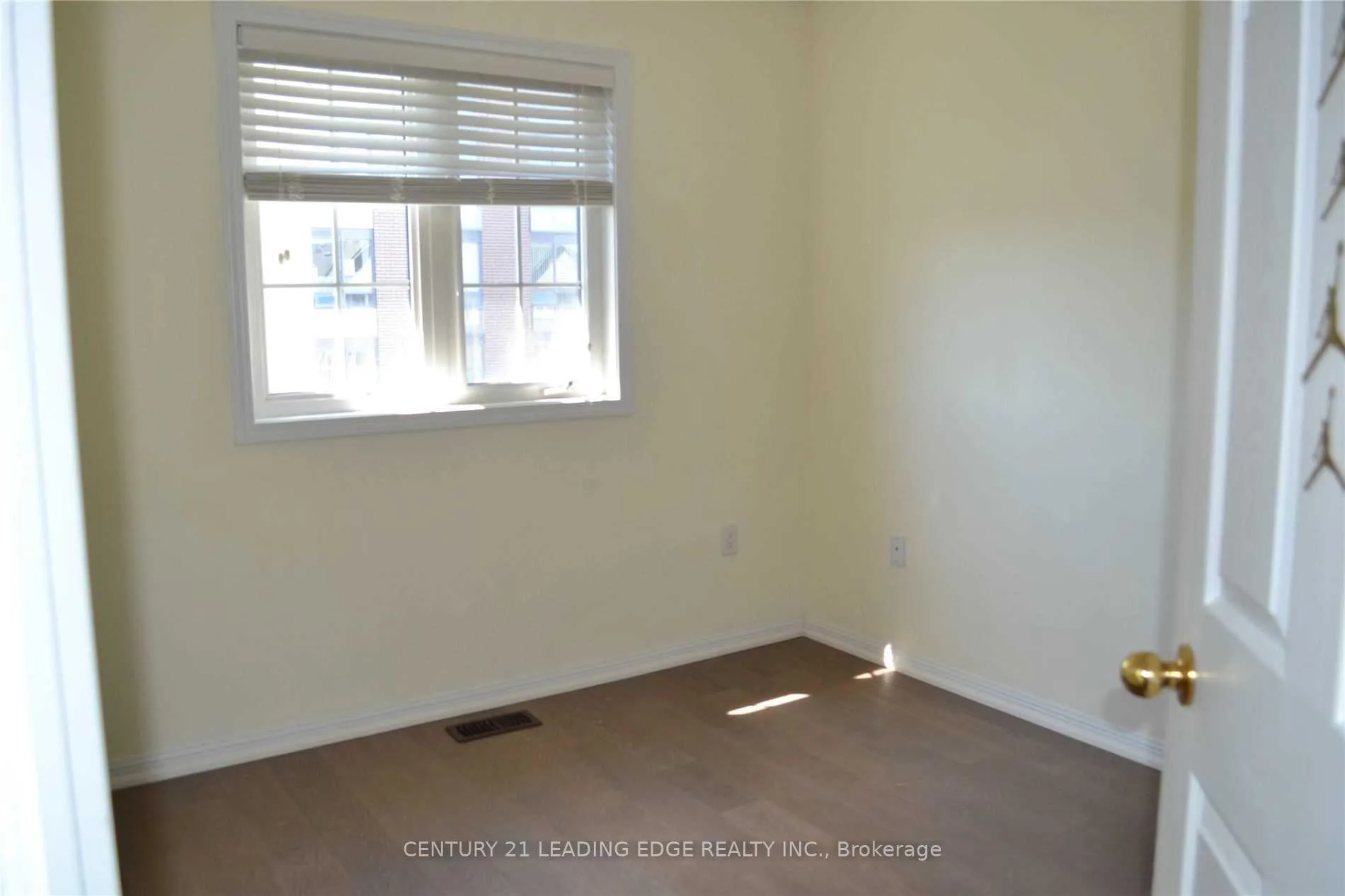Photo 10 of 49 Celadine Drive, Markham, Milliken Mills East — HOMEH