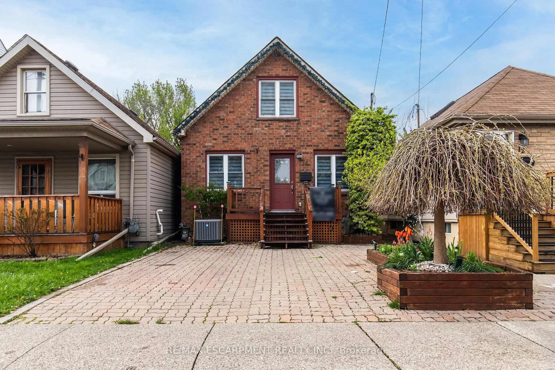 Photo 1 of 14 Cambridge Avenue, Hamilton, Crown Point — HOMEH