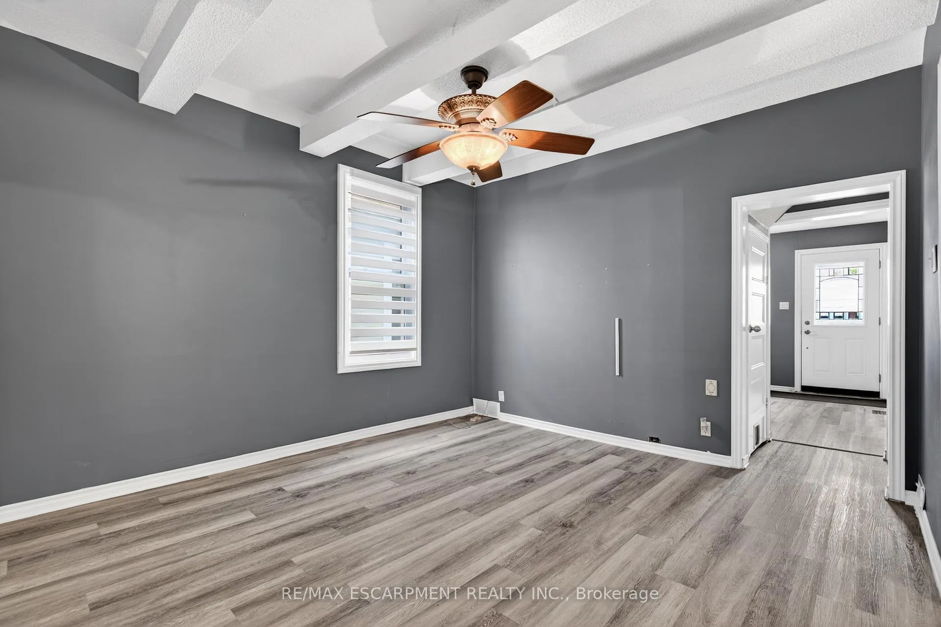 Photo 9 of 14 Cambridge Avenue, Hamilton, Crown Point — HOMEH