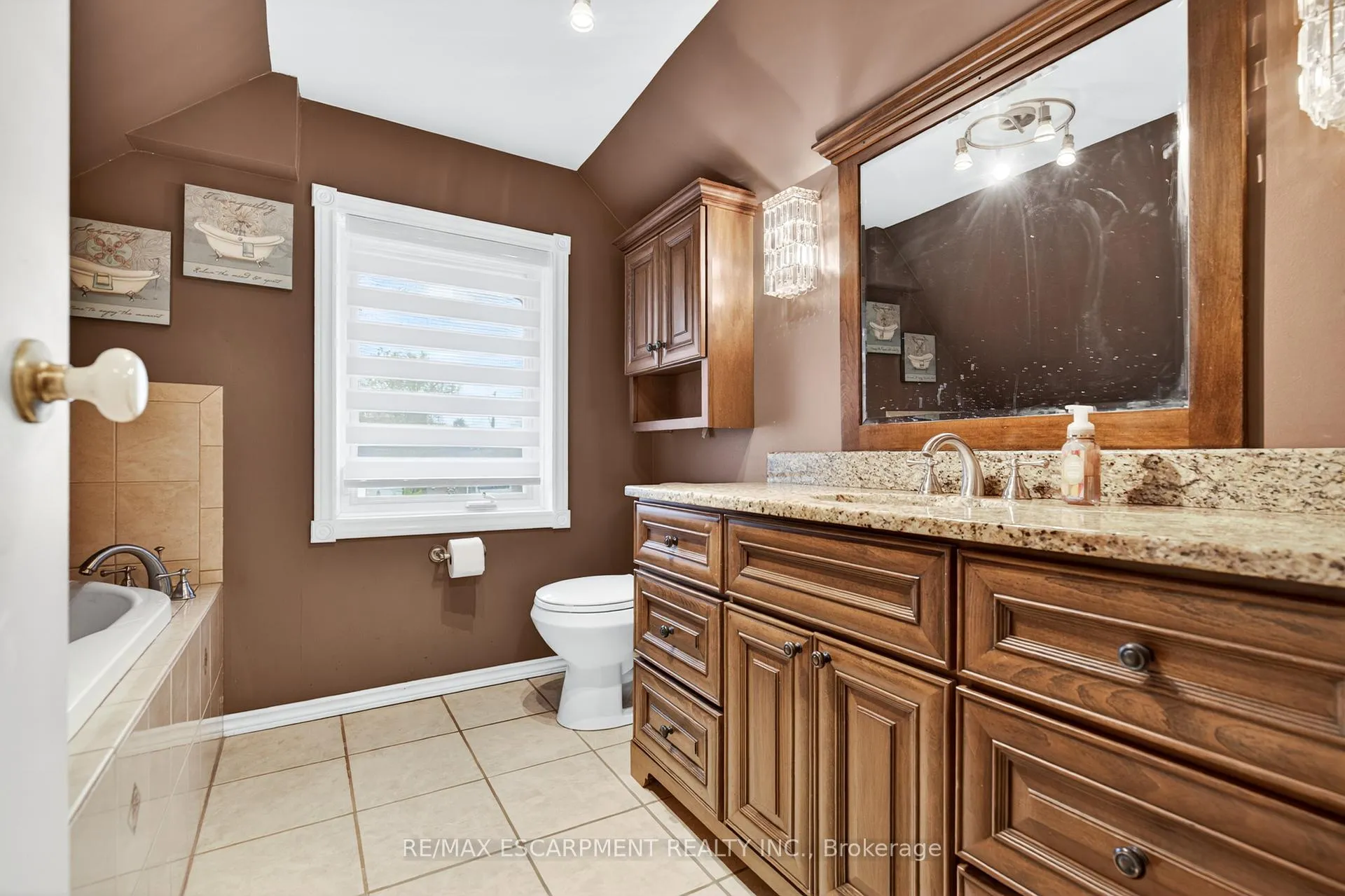 Photo 28 of 14 Cambridge Avenue, Hamilton, Crown Point — HOMEH
