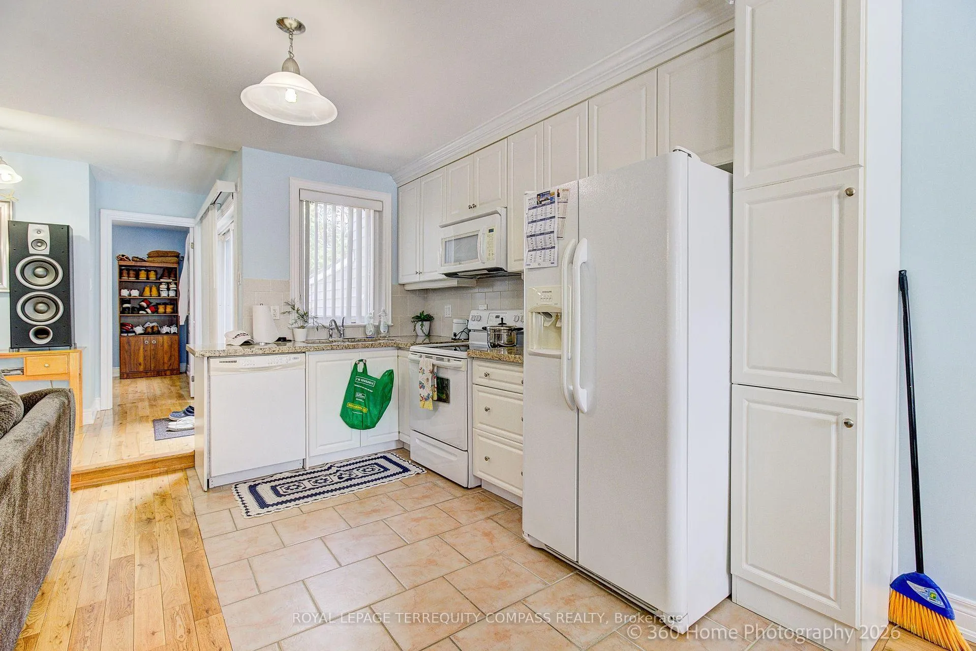 Photo 5 of 12 Abbs Street, Toronto, Roncesvalles — HOMEH
