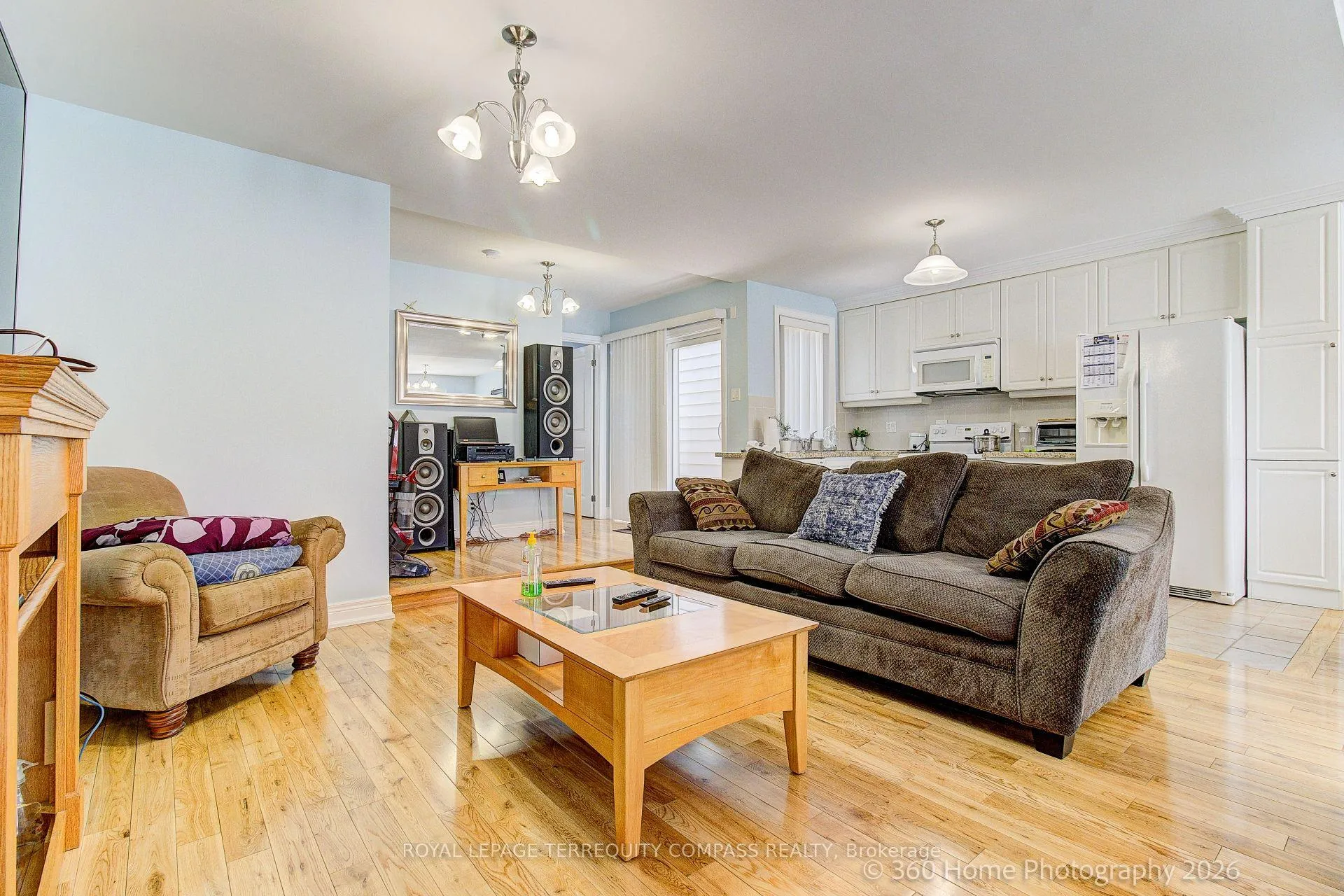 Photo 7 of 12 Abbs Street, Toronto, Roncesvalles — HOMEH