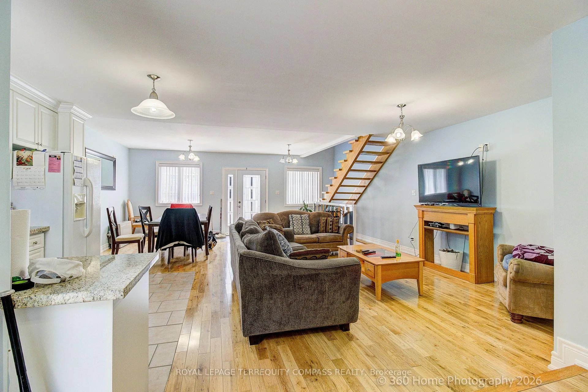 Photo 8 of 12 Abbs Street, Toronto, Roncesvalles — HOMEH