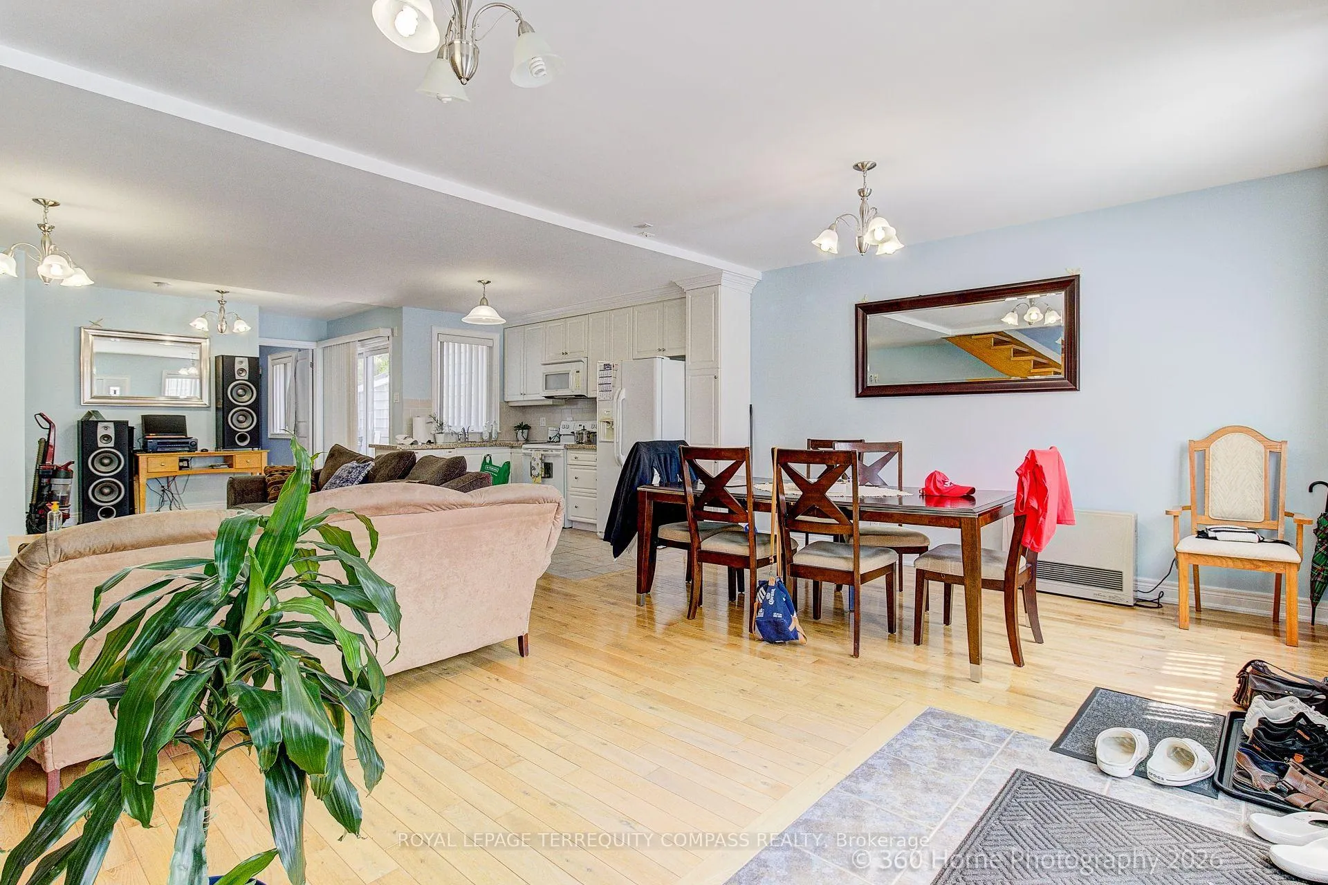 Photo 9 of 12 Abbs Street, Toronto, Roncesvalles — HOMEH