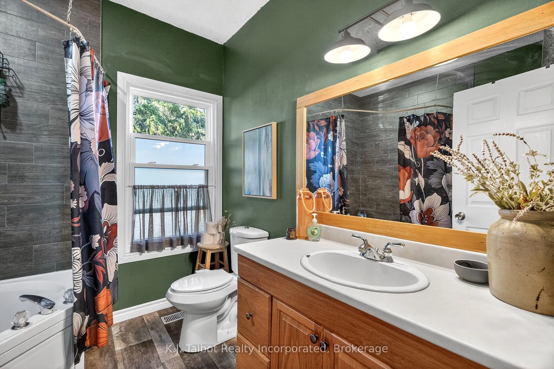 Photo 14 of 345 Cambridge Street, Goderich, Goderich (Town) — HOMEH