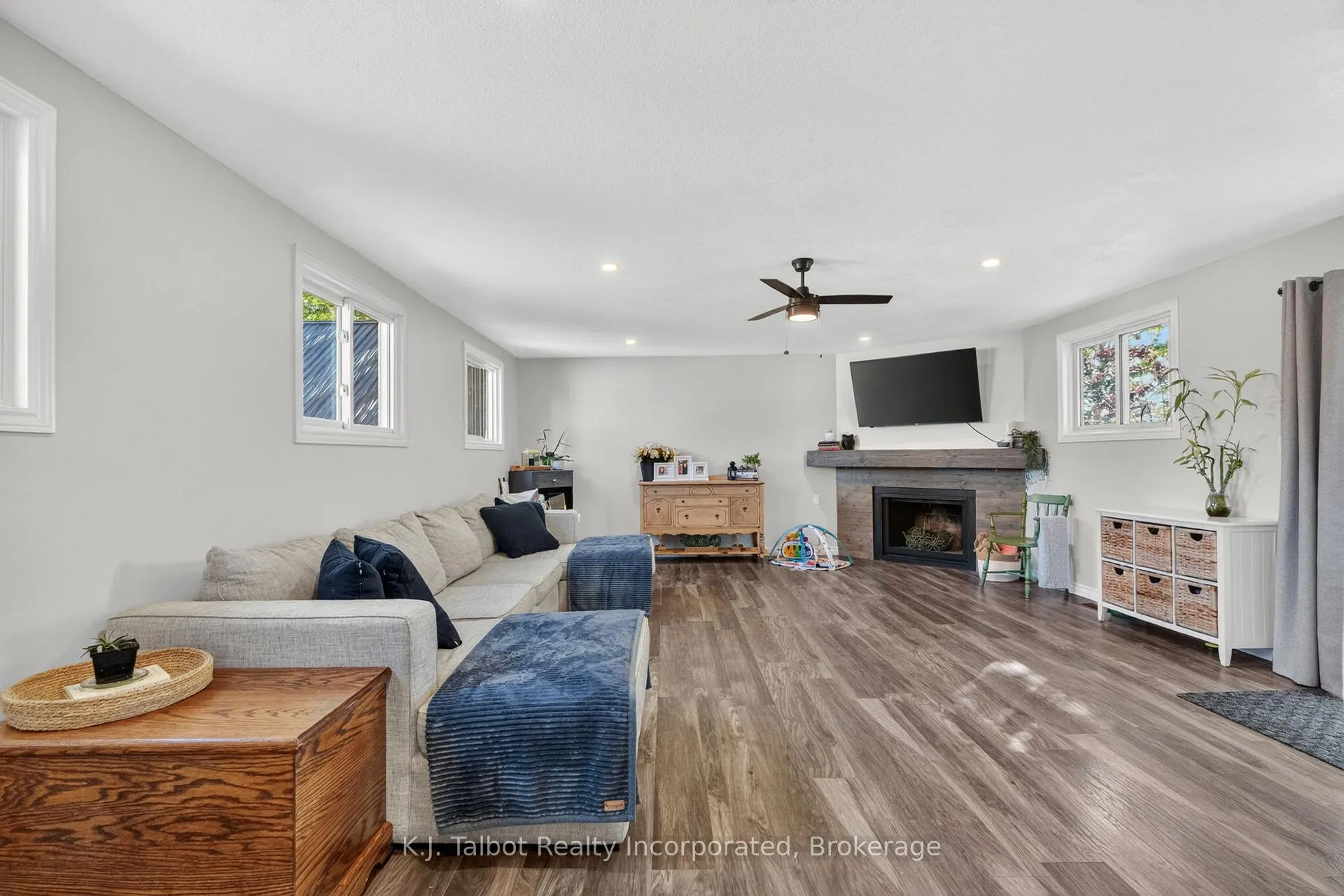 Photo 16 of 345 Cambridge Street, Goderich, Goderich (Town) — HOMEH