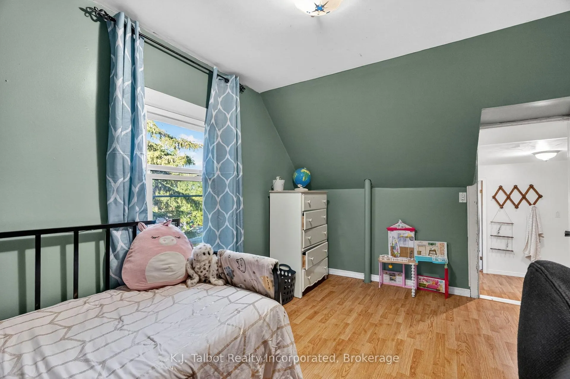 Photo 24 of 345 Cambridge Street, Goderich, Goderich (Town) — HOMEH