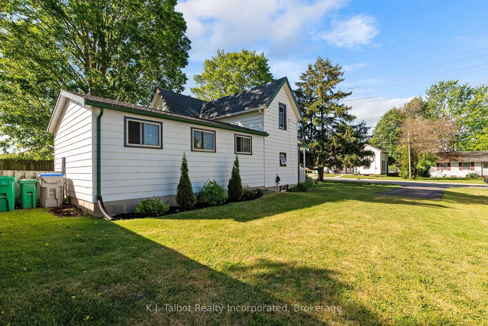 Photo 30 of 345 Cambridge Street, Goderich, Goderich (Town) — HOMEH