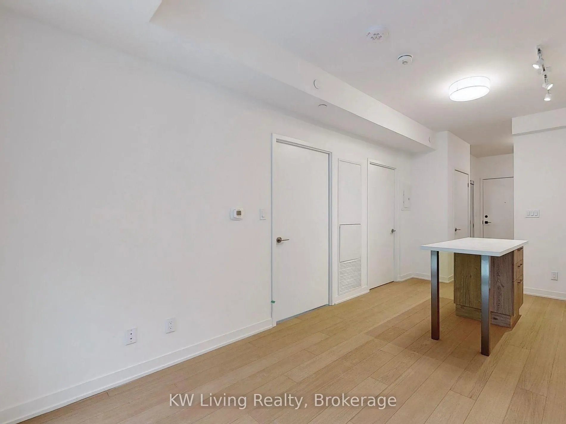 Photo 4 of Unit 502, 292 Verdale Crossing, Markham, Unionville — HOMEH