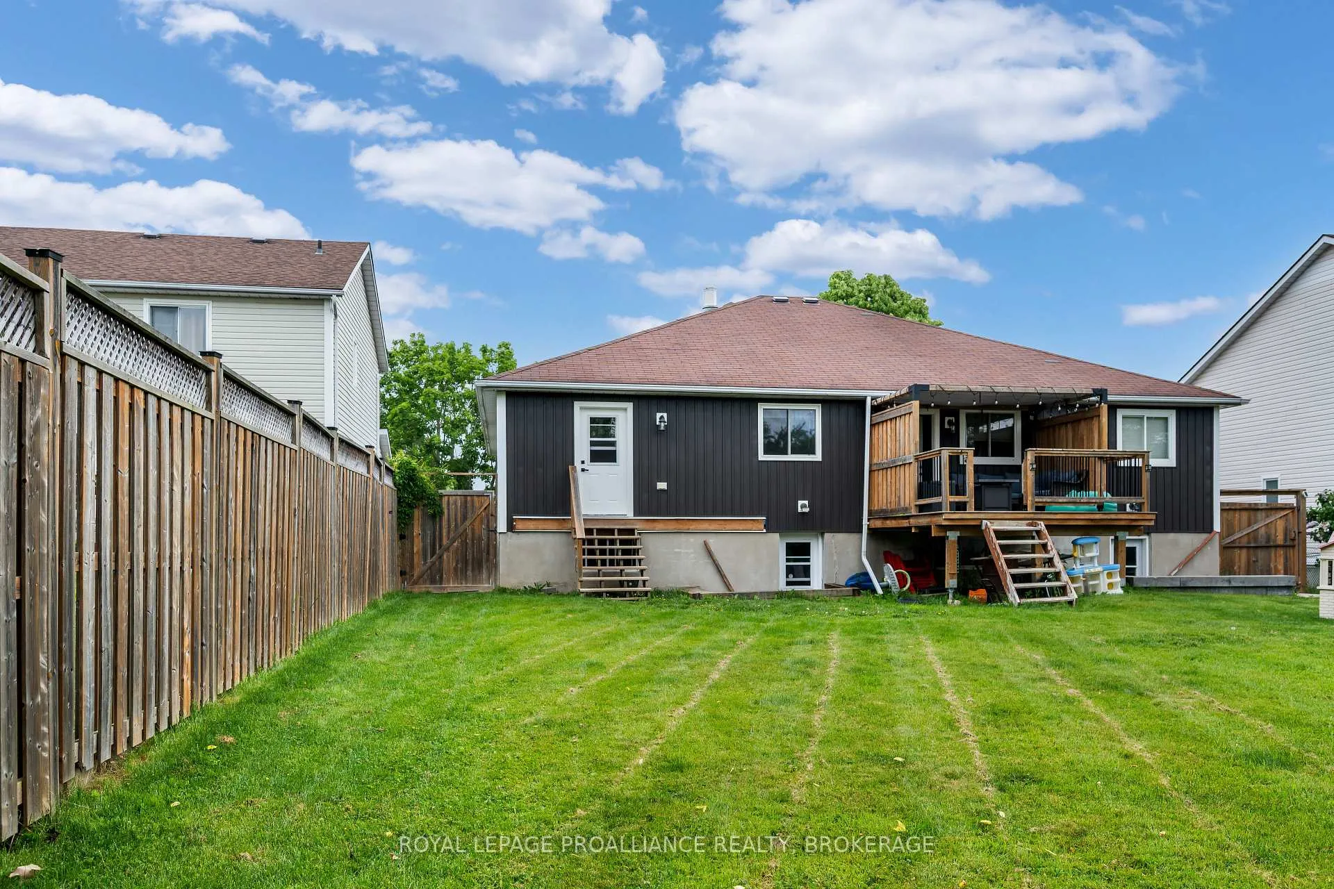 Photo 5 of 576 Barnsley Crescent, Kingston, City Southwest — HOMEH