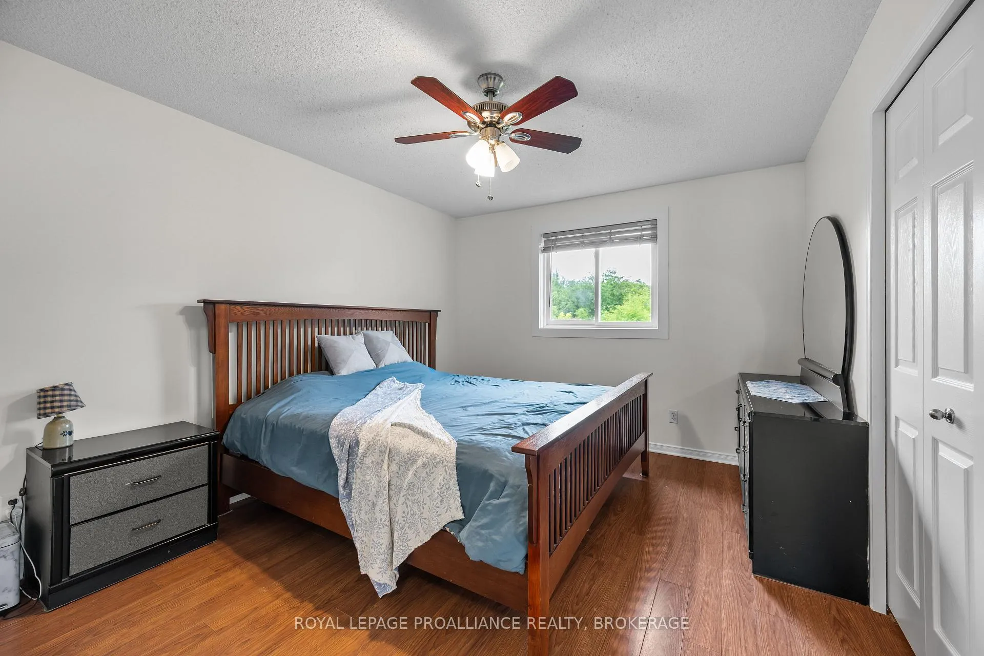 Photo 21 of 576 Barnsley Crescent, Kingston, City Southwest — HOMEH