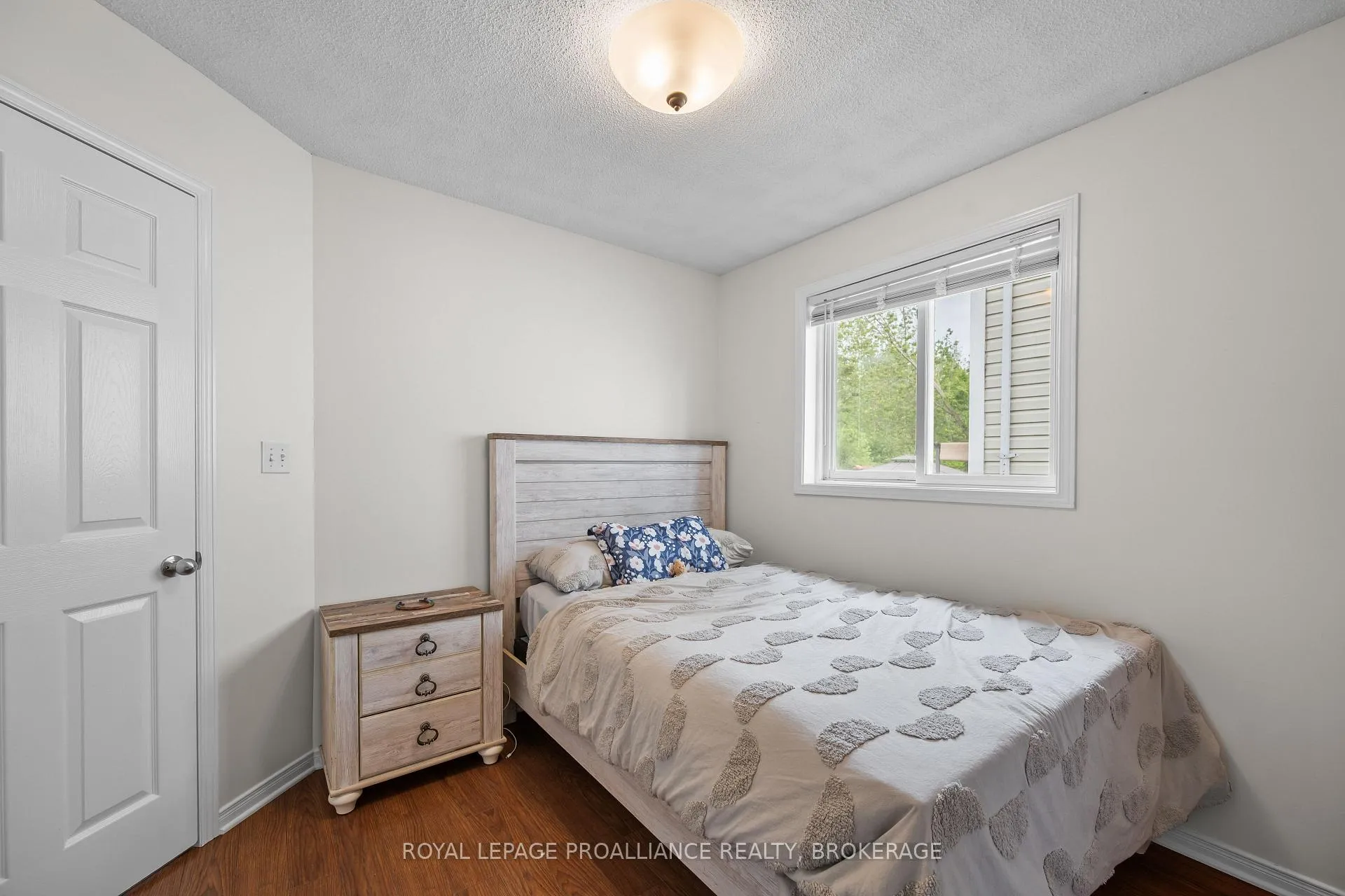 Photo 25 of 576 Barnsley Crescent, Kingston, City Southwest — HOMEH