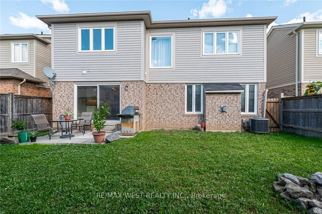 Photo 10 of 69 Kidd Crescent, New Tecumseth, Alliston — HOMEH