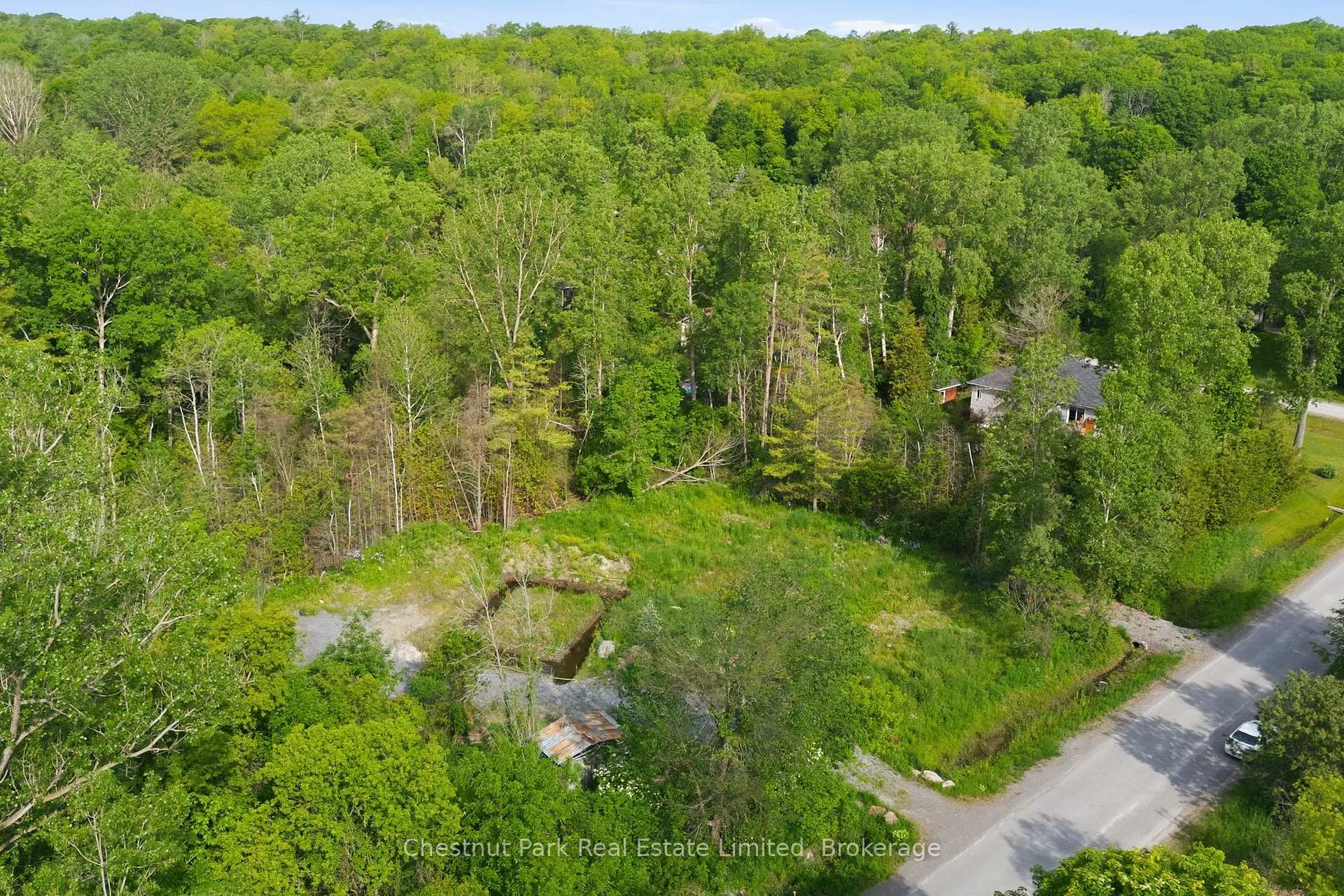 Photo of 40 Whispering Woods Drive