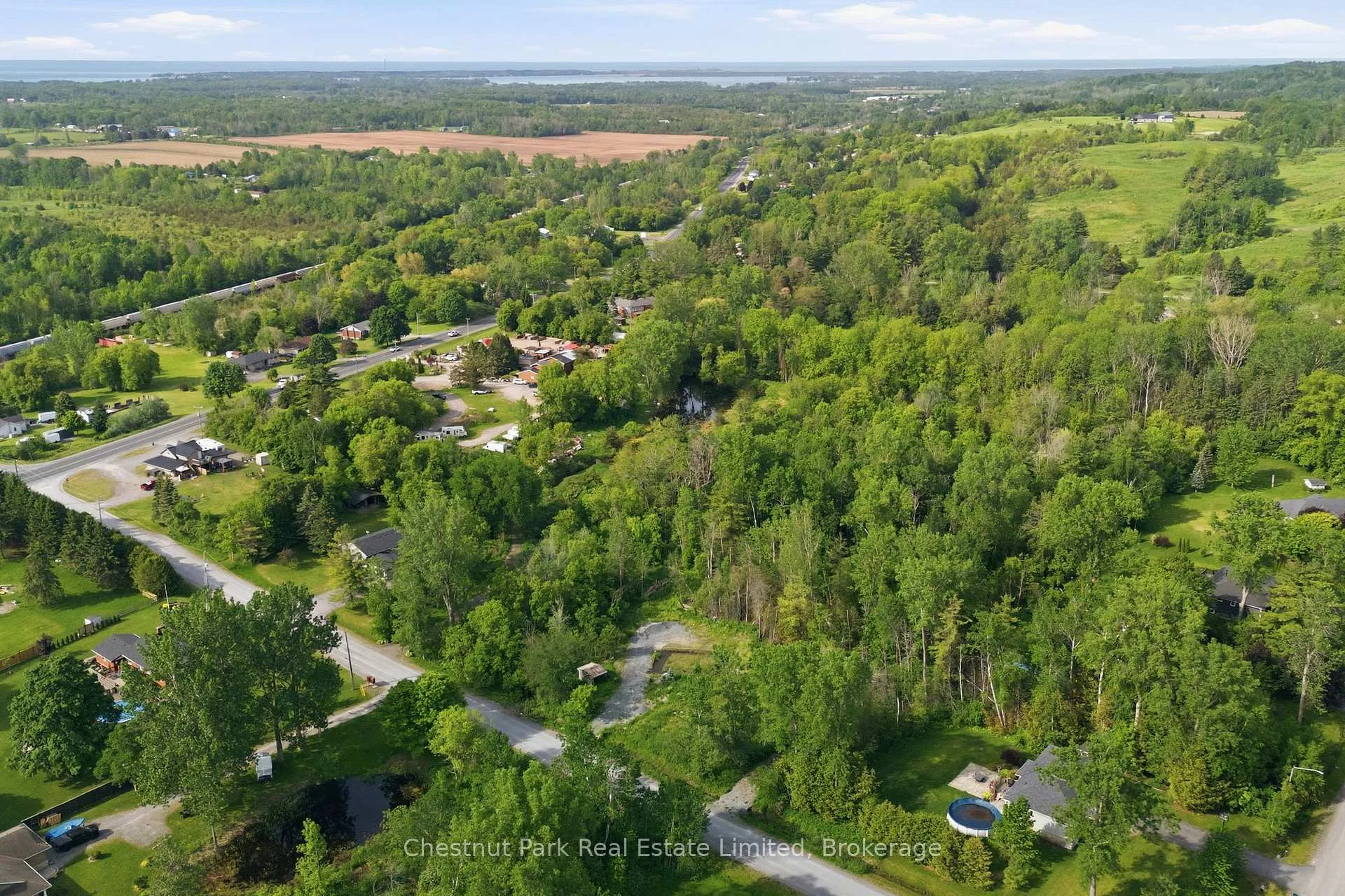 Photo 3 of 40 Whispering Woods Drive, Quinte West, Murray Ward — HOMEH