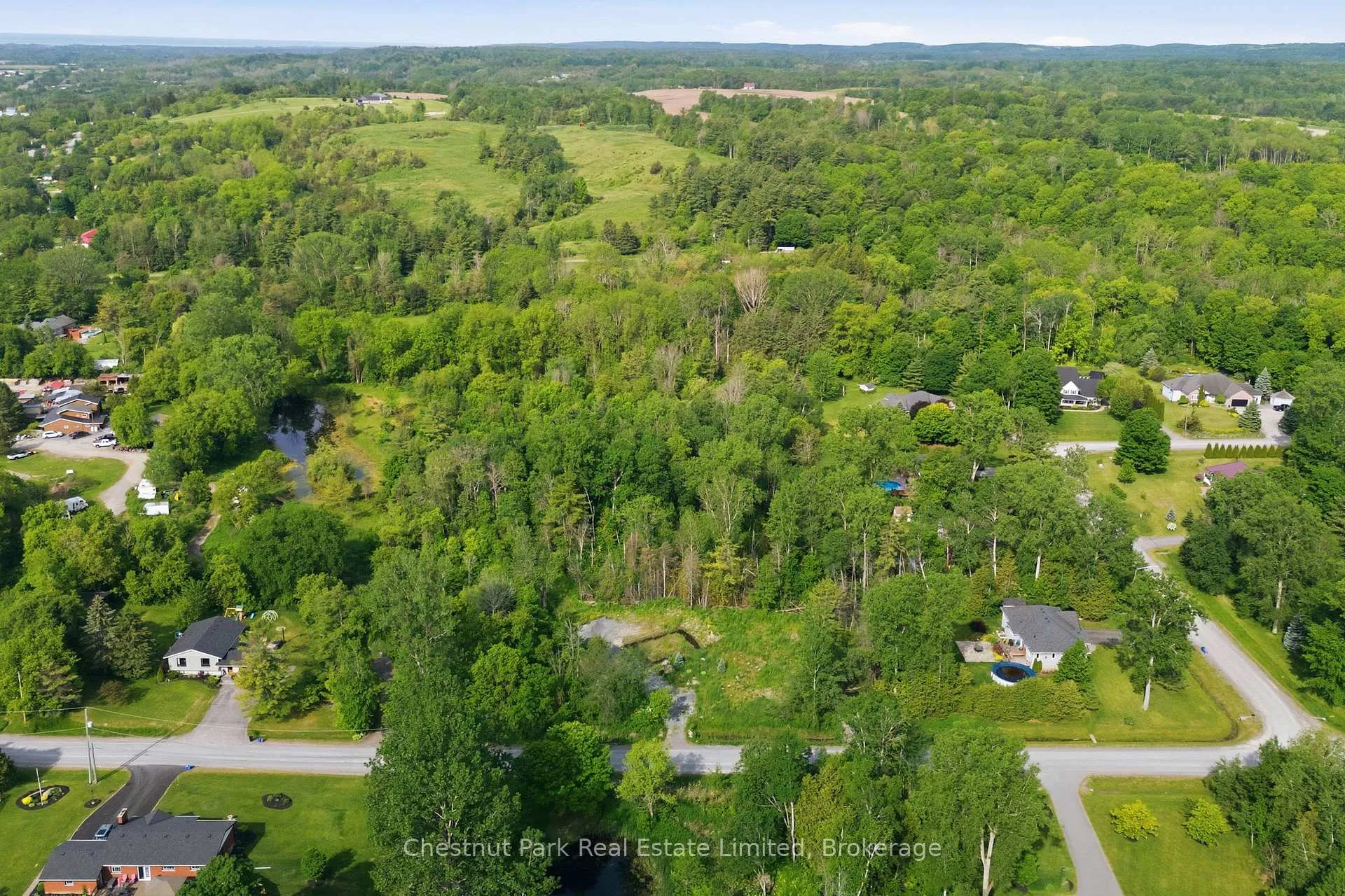 Photo 4 of 40 Whispering Woods Drive, Quinte West, Murray Ward — HOMEH