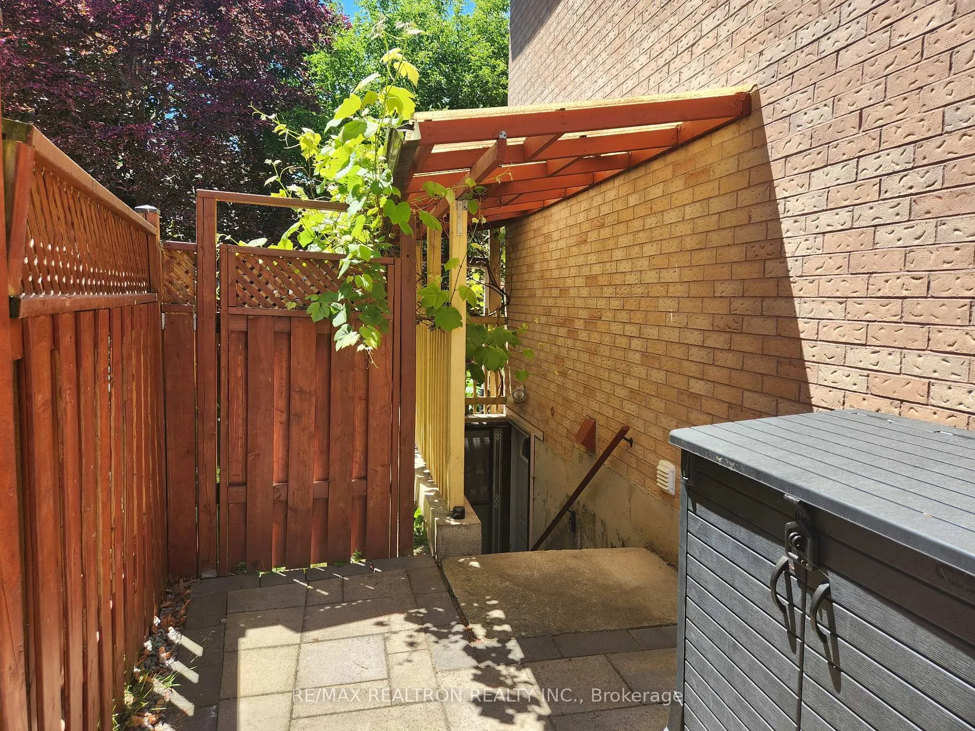 Photo 5 of Unit Basement, 46 Thornbrook Court, Vaughan, Brownridge — HOMEH