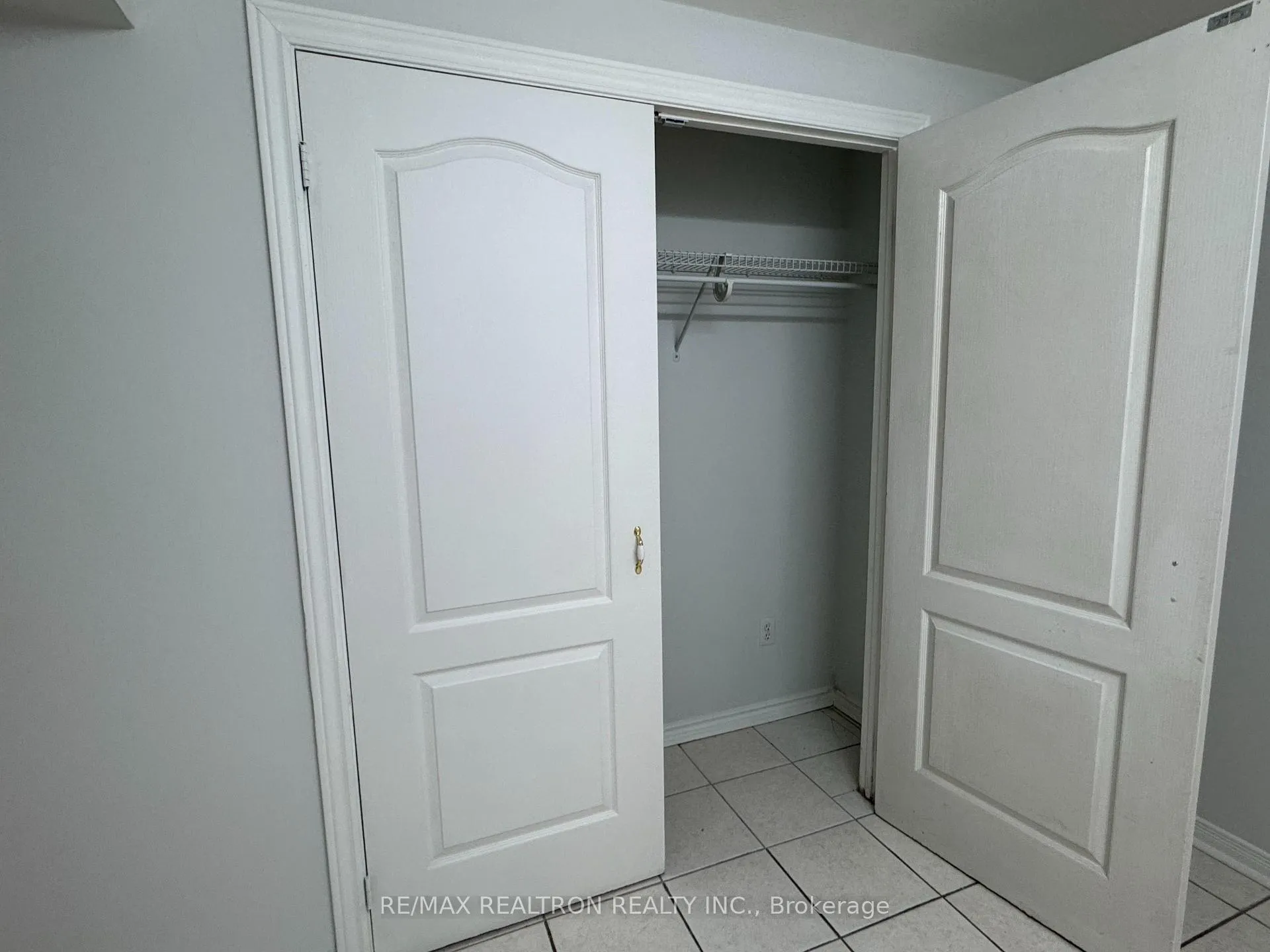 Photo 9 of Unit Basement, 46 Thornbrook Court, Vaughan, Brownridge — HOMEH