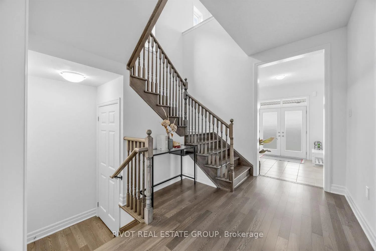 Photo 7 of 34 Waterfront Crescent, Whitby, Port Whitby — HOMEH