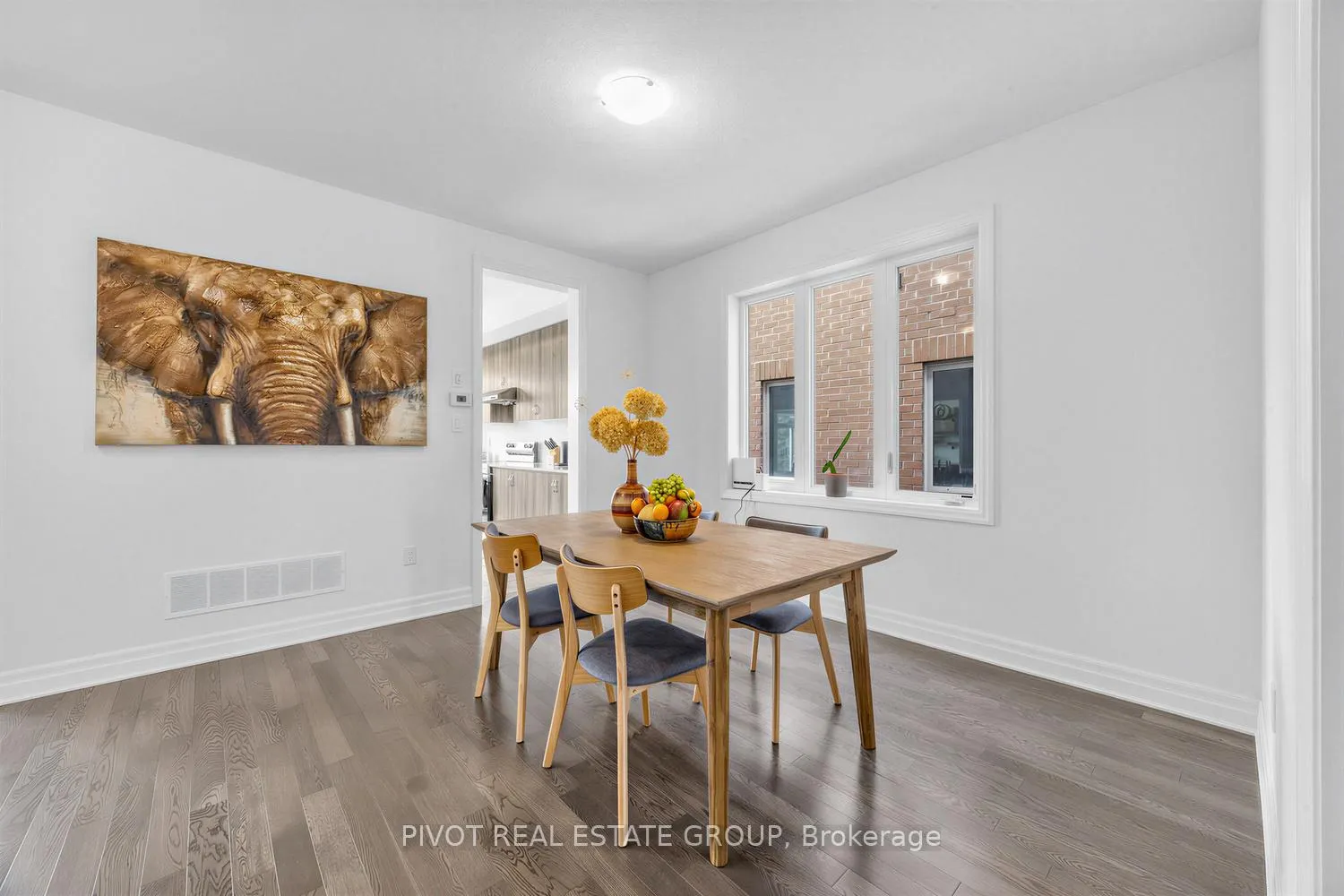 Photo 8 of 34 Waterfront Crescent, Whitby, Port Whitby — HOMEH