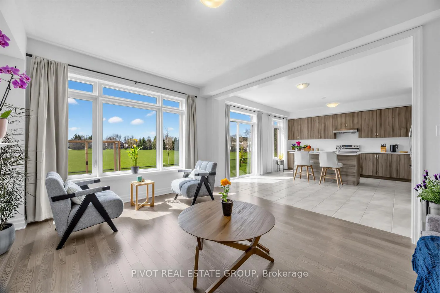 Photo 13 of 34 Waterfront Crescent, Whitby, Port Whitby — HOMEH