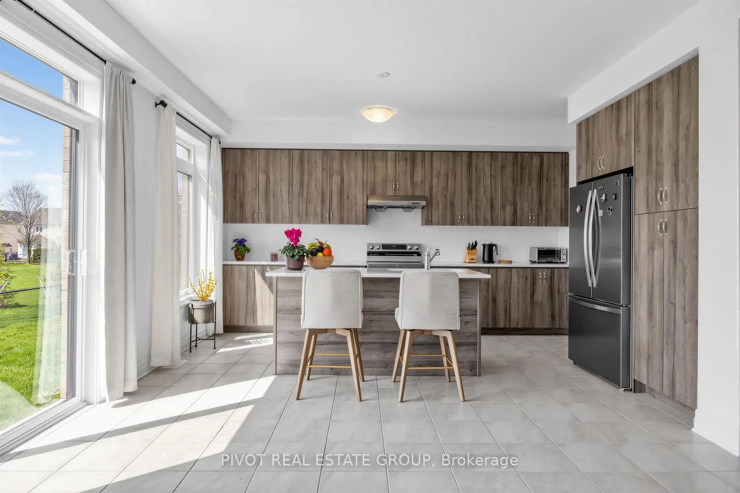 Photo 14 of 34 Waterfront Crescent, Whitby, Port Whitby — HOMEH