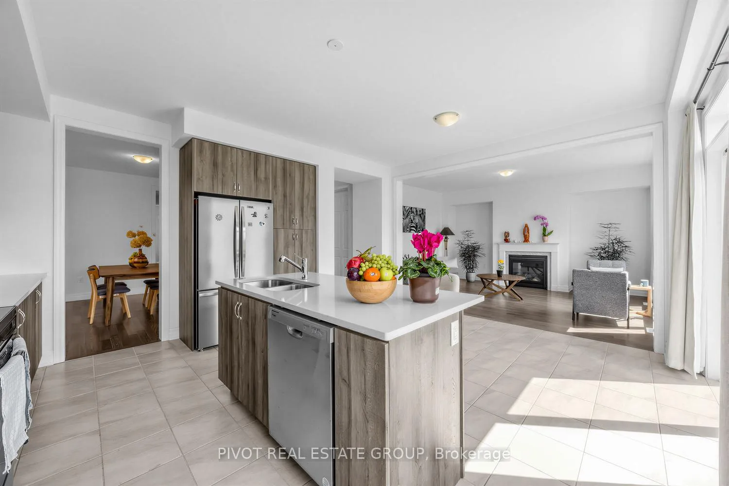 Photo 17 of 34 Waterfront Crescent, Whitby, Port Whitby — HOMEH