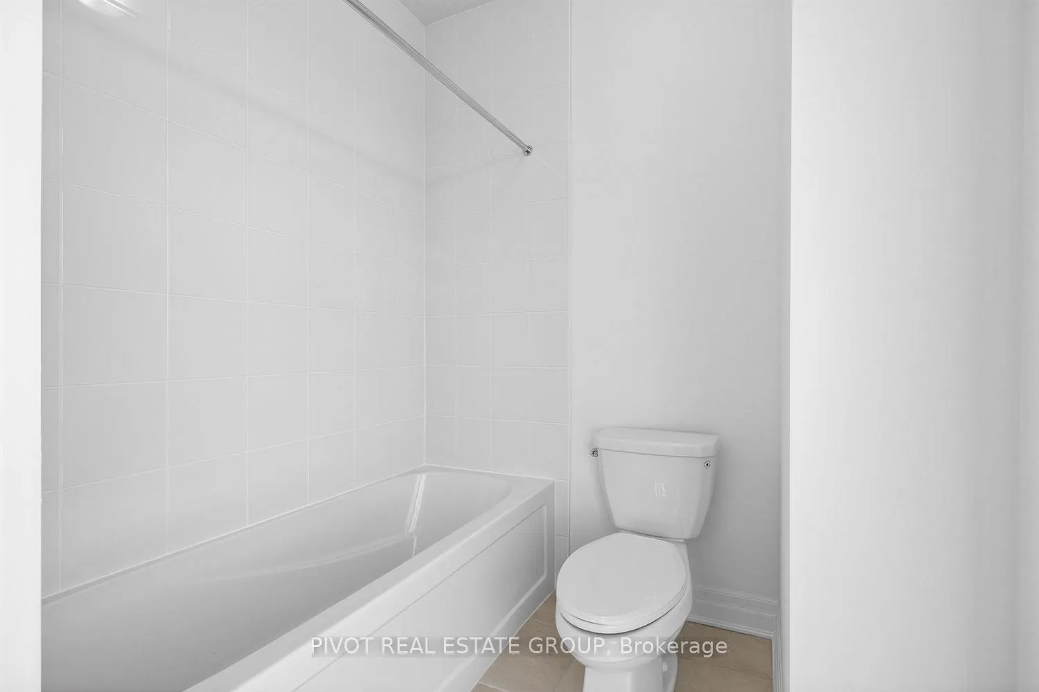 Photo 20 of 34 Waterfront Crescent, Whitby, Port Whitby — HOMEH