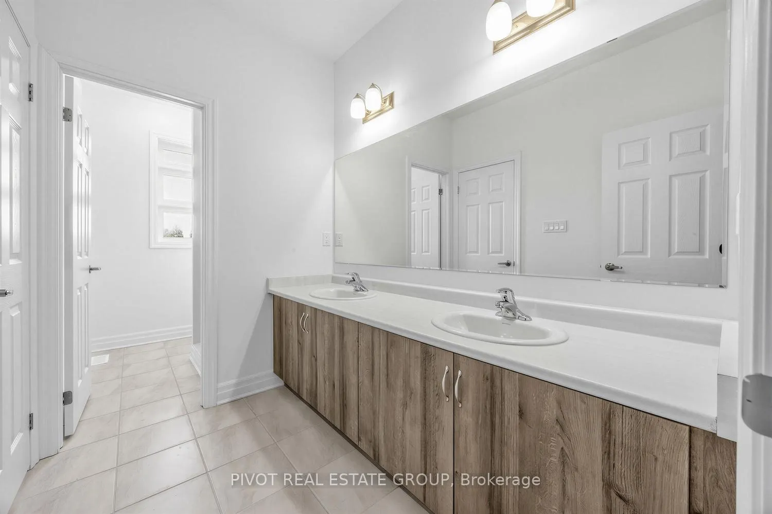 Photo 26 of 34 Waterfront Crescent, Whitby, Port Whitby — HOMEH