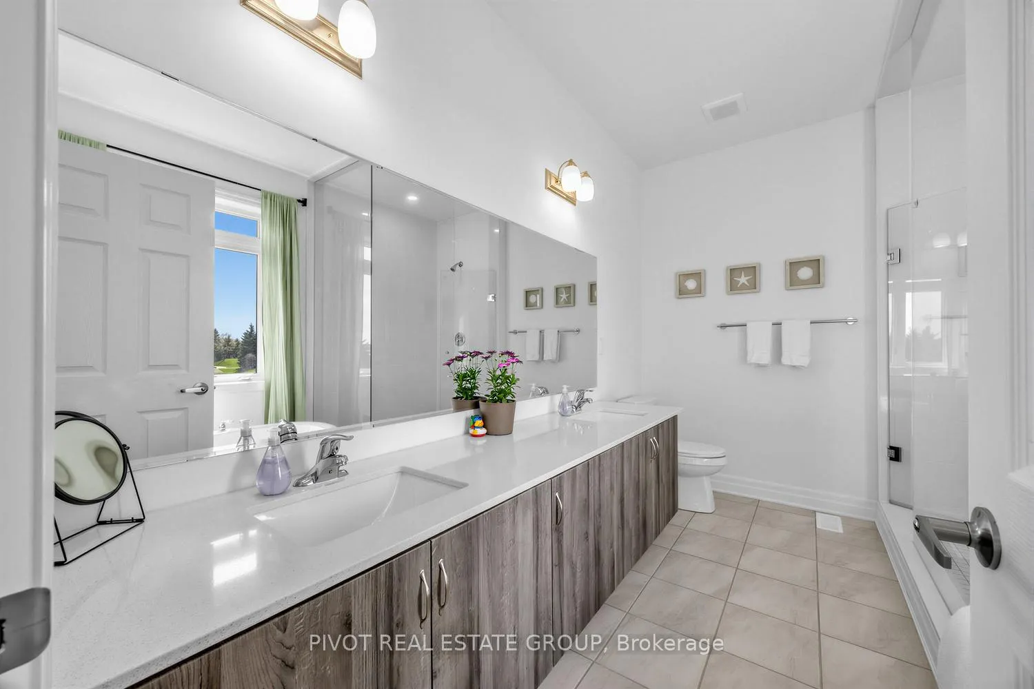 Photo 33 of 34 Waterfront Crescent, Whitby, Port Whitby — HOMEH