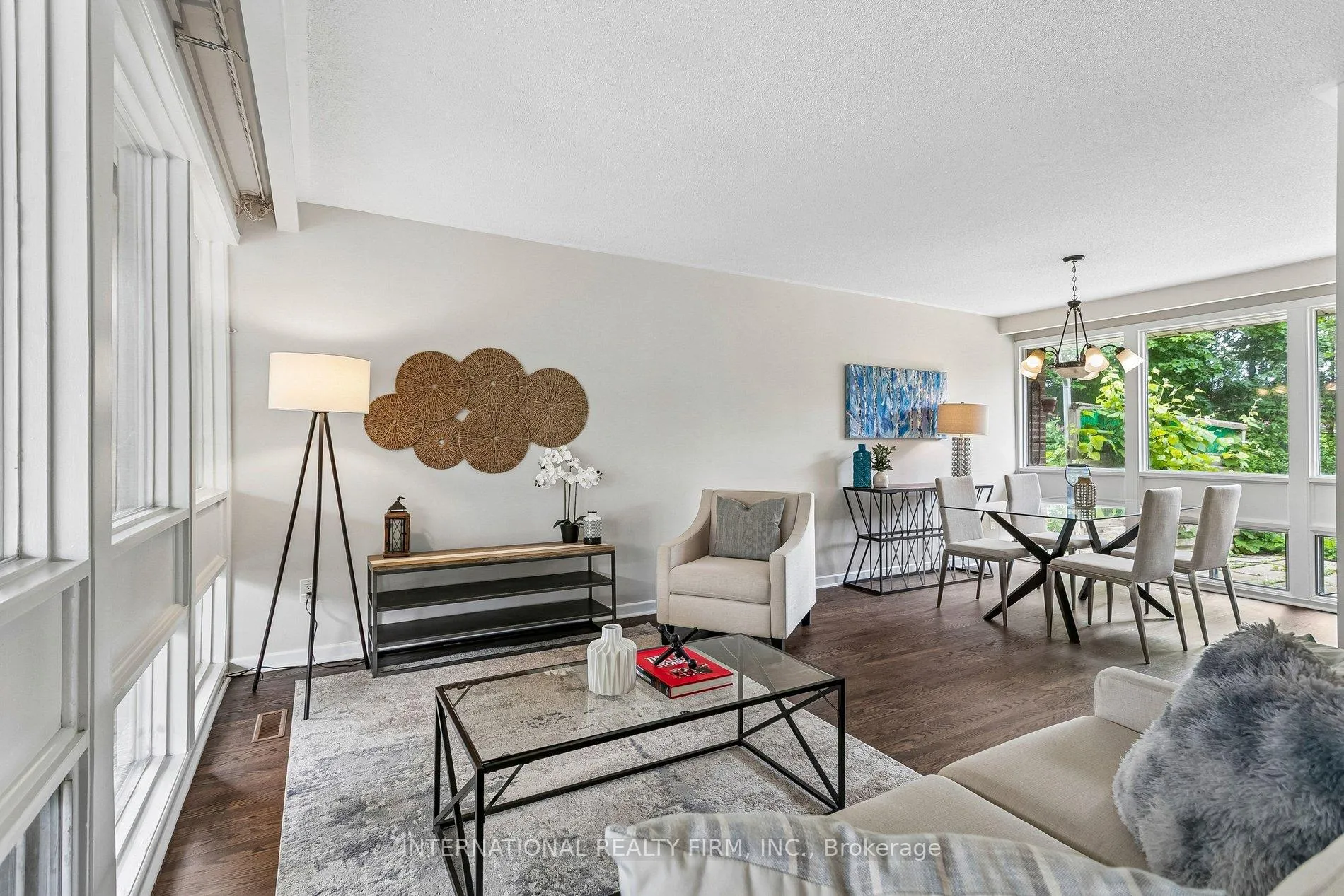 Photo 7 of 33 Kendleton Drive, Etobicoke, Mount Olive-Silverstone-Jamestown — HOMEH