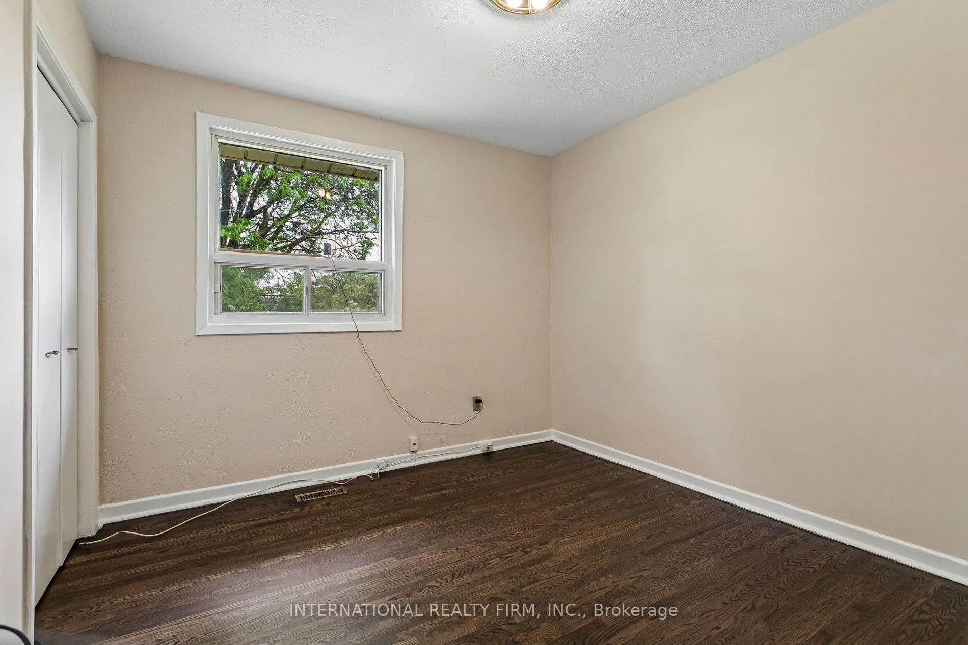 Photo 14 of 33 Kendleton Drive, Etobicoke, Mount Olive-Silverstone-Jamestown — HOMEH