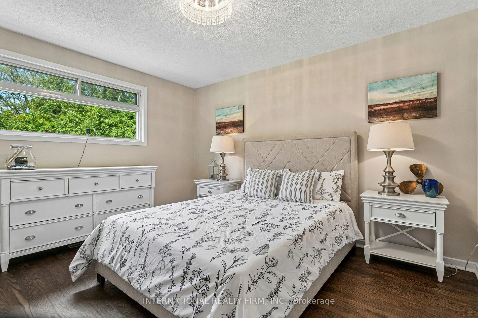 Photo 17 of 33 Kendleton Drive, Etobicoke, Mount Olive-Silverstone-Jamestown — HOMEH
