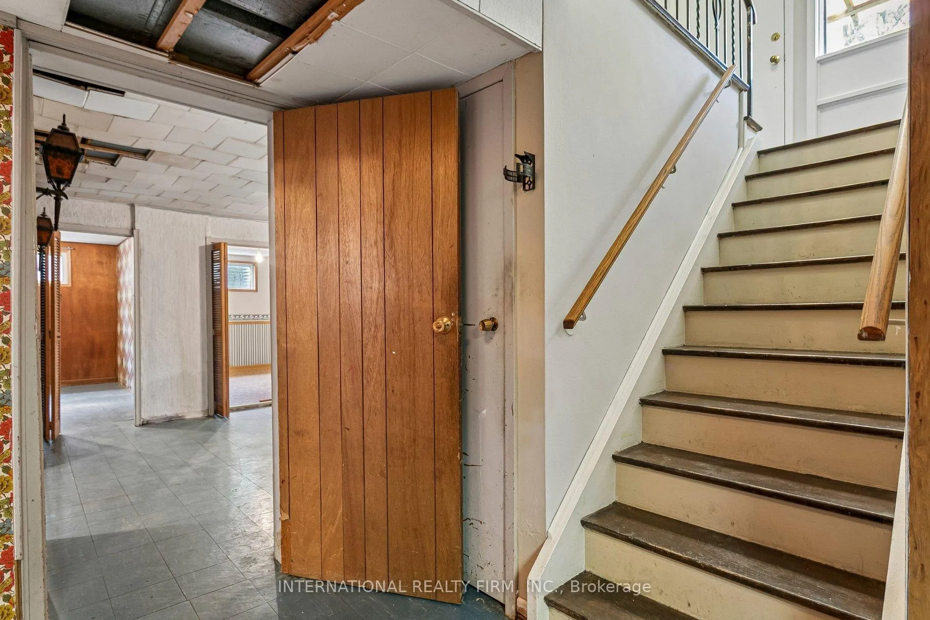 Photo 25 of 33 Kendleton Drive, Etobicoke, Mount Olive-Silverstone-Jamestown — HOMEH