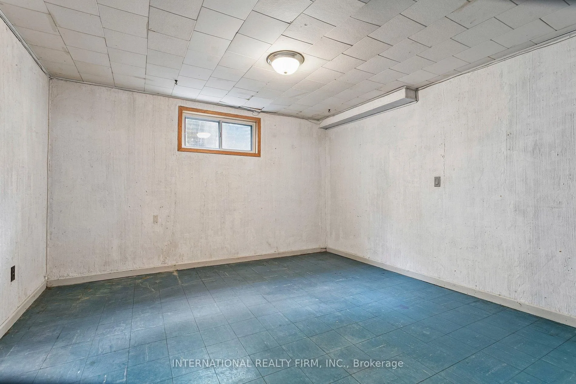 Photo 29 of 33 Kendleton Drive, Etobicoke, Mount Olive-Silverstone-Jamestown — HOMEH