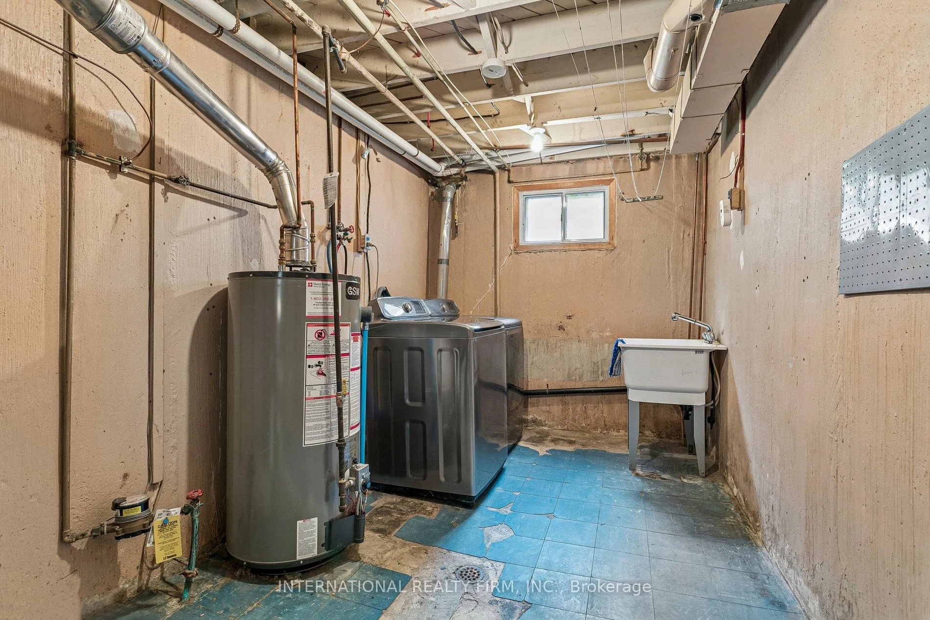 Photo 40 of 33 Kendleton Drive, Etobicoke, Mount Olive-Silverstone-Jamestown — HOMEH