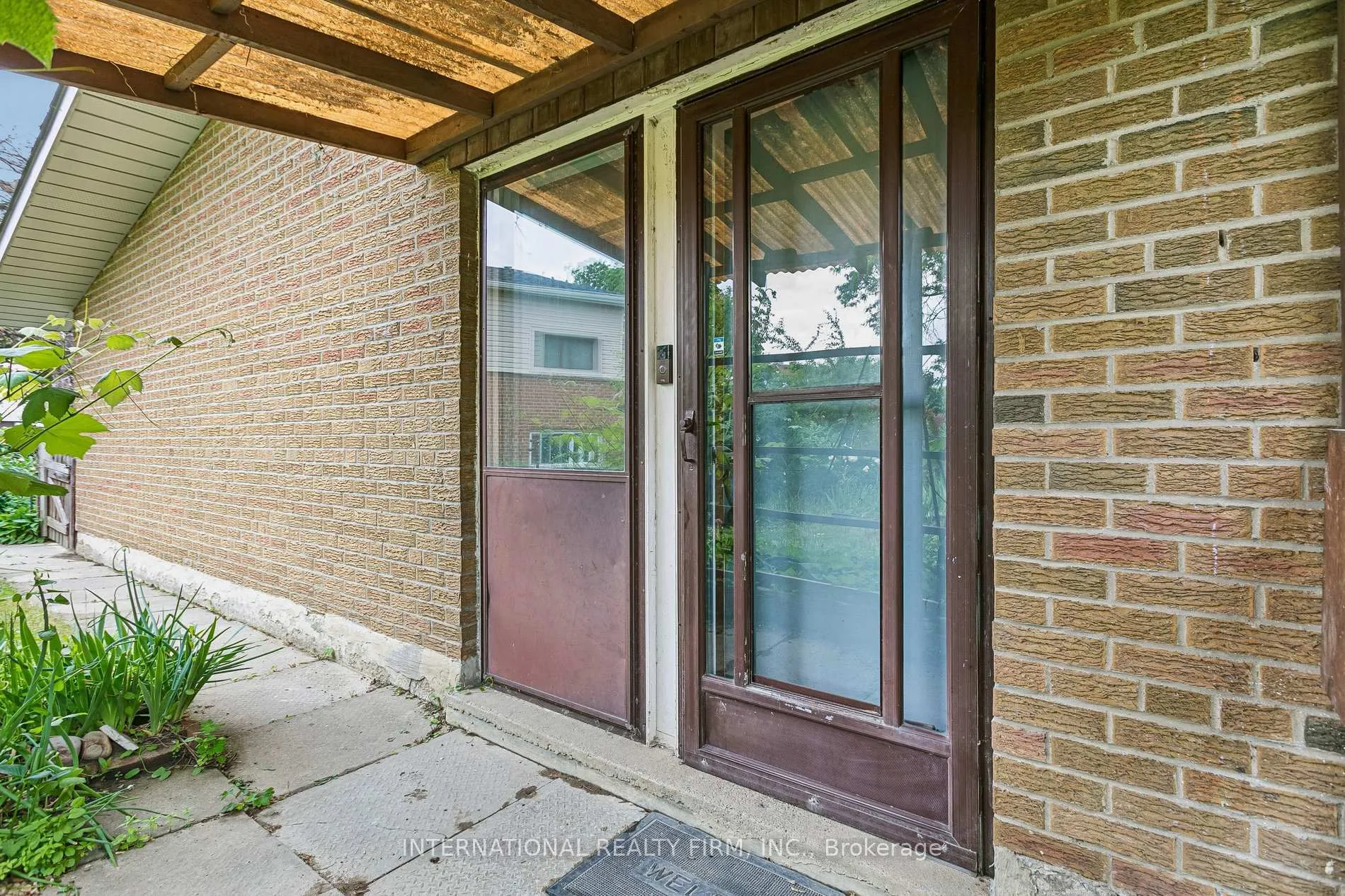Photo 41 of 33 Kendleton Drive, Etobicoke, Mount Olive-Silverstone-Jamestown — HOMEH