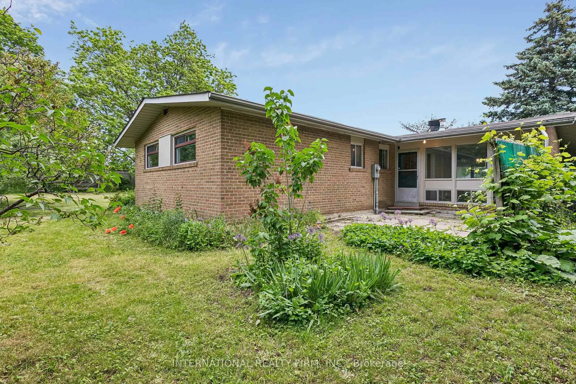Photo 46 of 33 Kendleton Drive, Etobicoke, Mount Olive-Silverstone-Jamestown — HOMEH