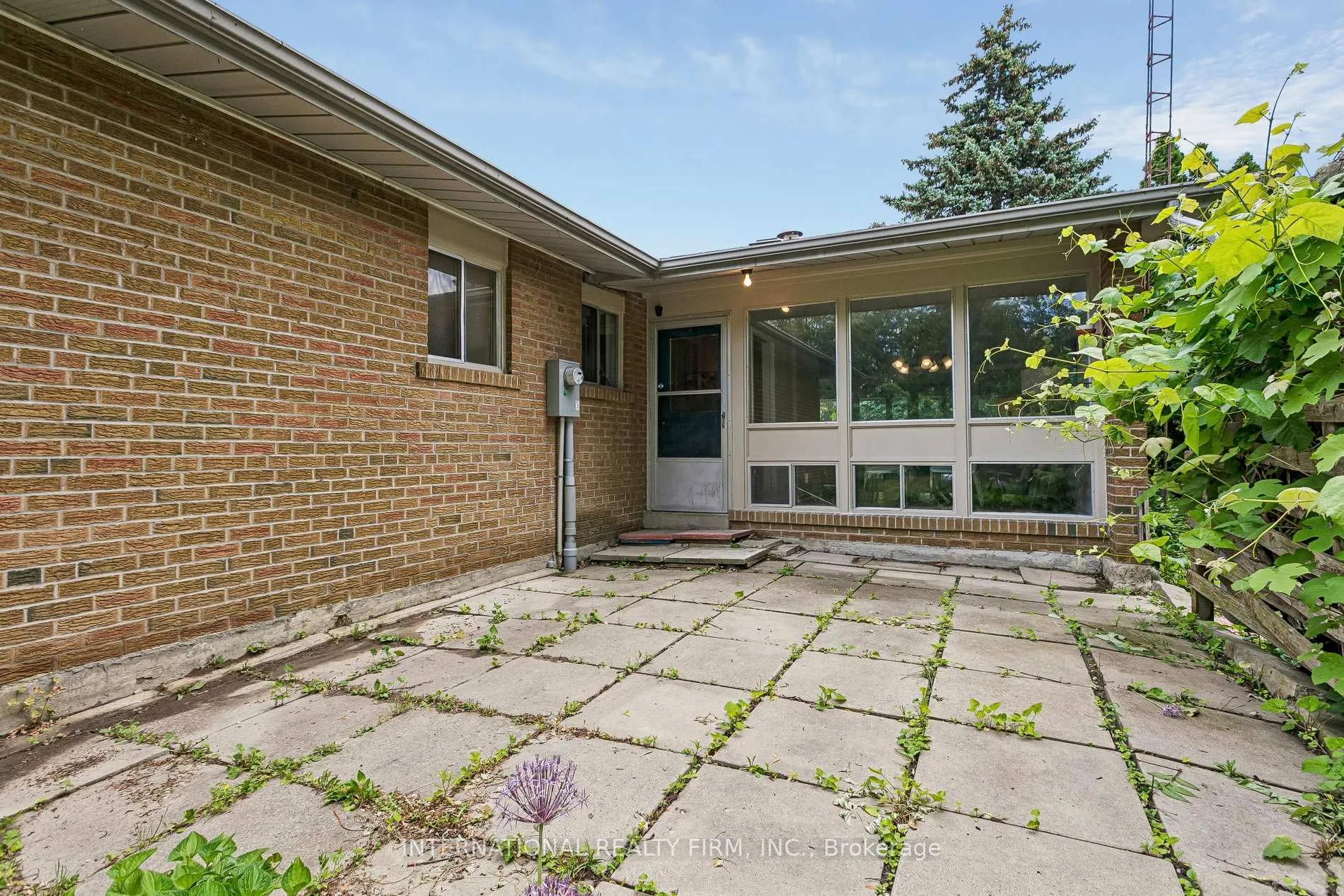 Photo 47 of 33 Kendleton Drive, Etobicoke, Mount Olive-Silverstone-Jamestown — HOMEH