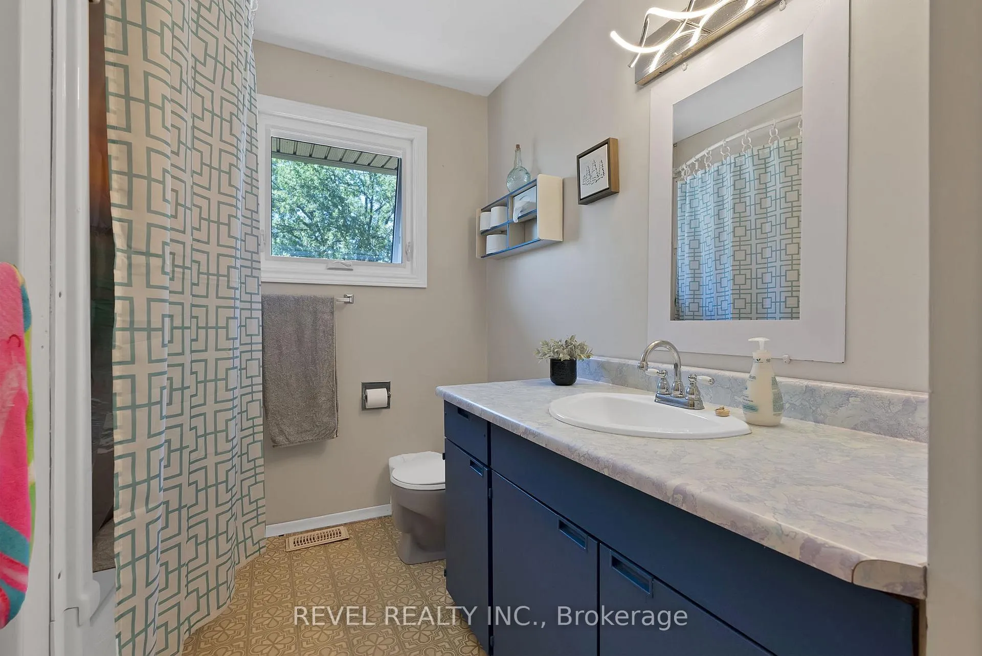 Photo 22 of 520 Duclos Point Road, Georgina, Virginia — HOMEH