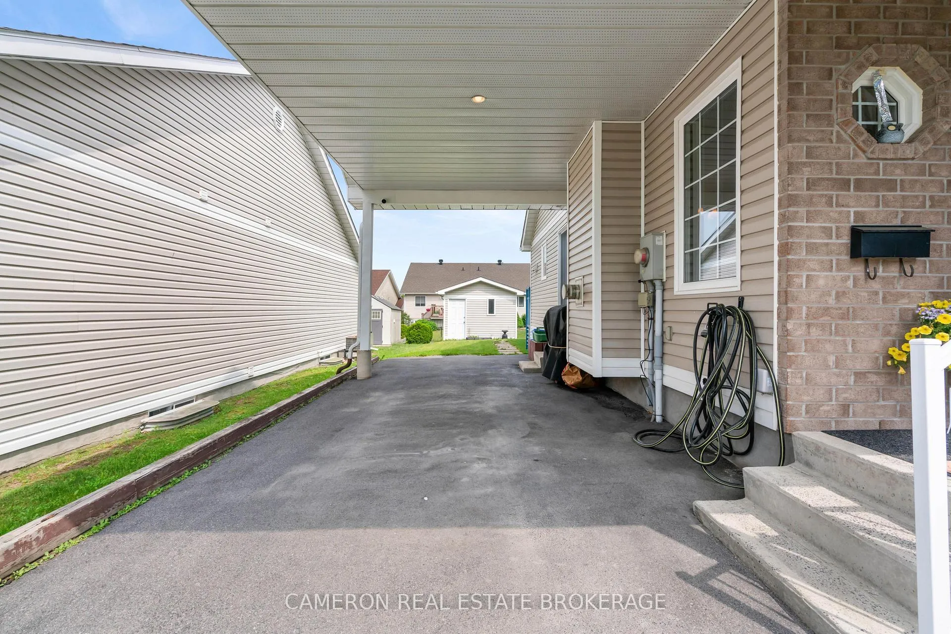 Photo 4 of 246 Hemlock Crescent, Cornwall — HOMEH