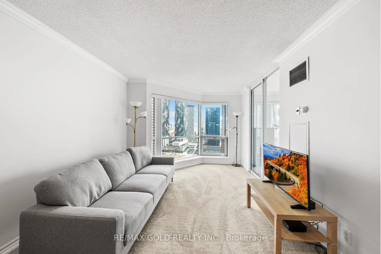 Photo 4 of Unit 2710, 10 Yonge Street, Toronto, Waterfront Communities — HOMEH
