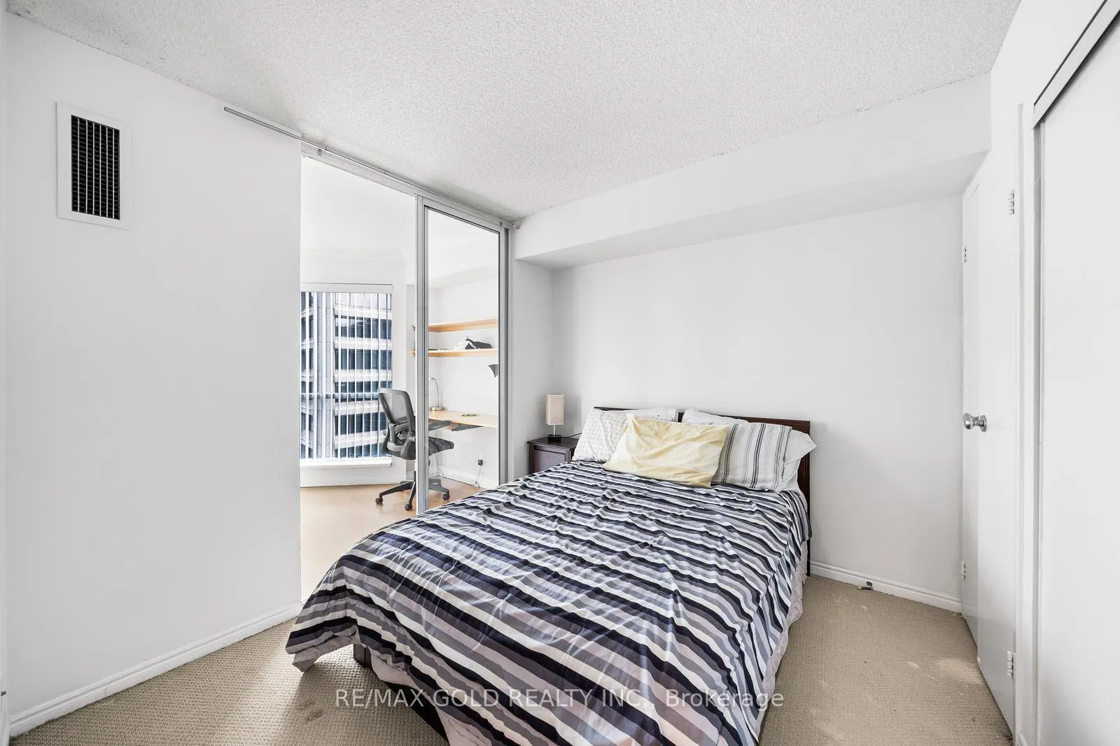 Photo 13 of Unit 2710, 10 Yonge Street, Toronto, Waterfront Communities — HOMEH