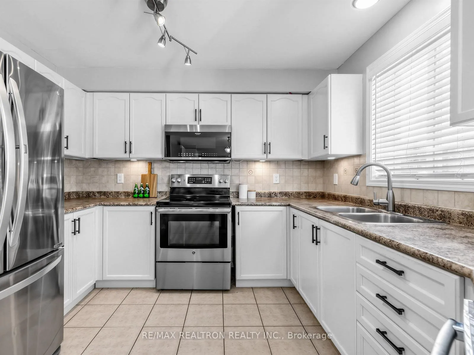 Photo 21 of 1434 Rankin Way, Innisfil, Alcona — HOMEH