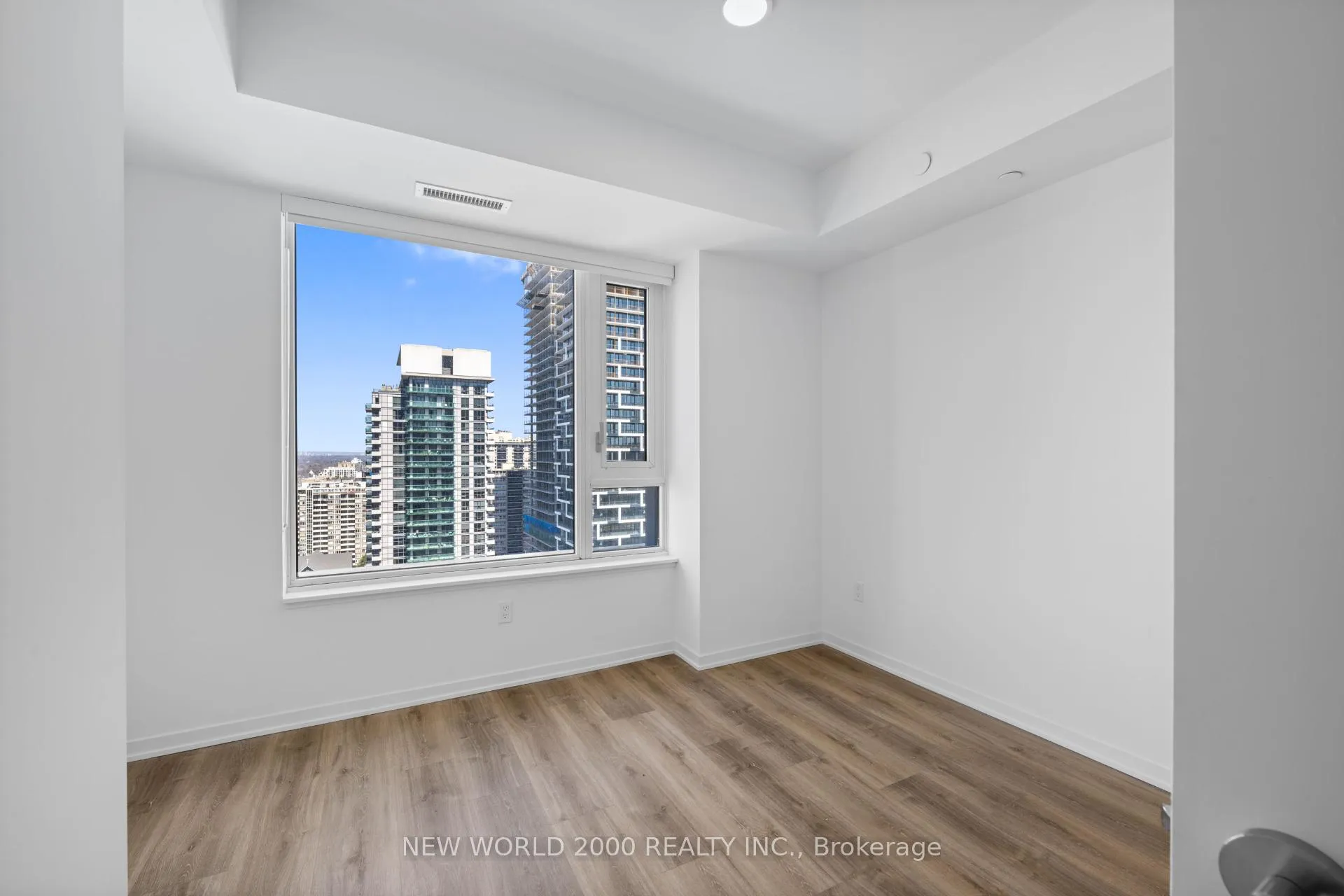 Photo 13 of Unit 2213, 101 Roehampton Avenue, Toronto, Mount Pleasant West — HOMEH