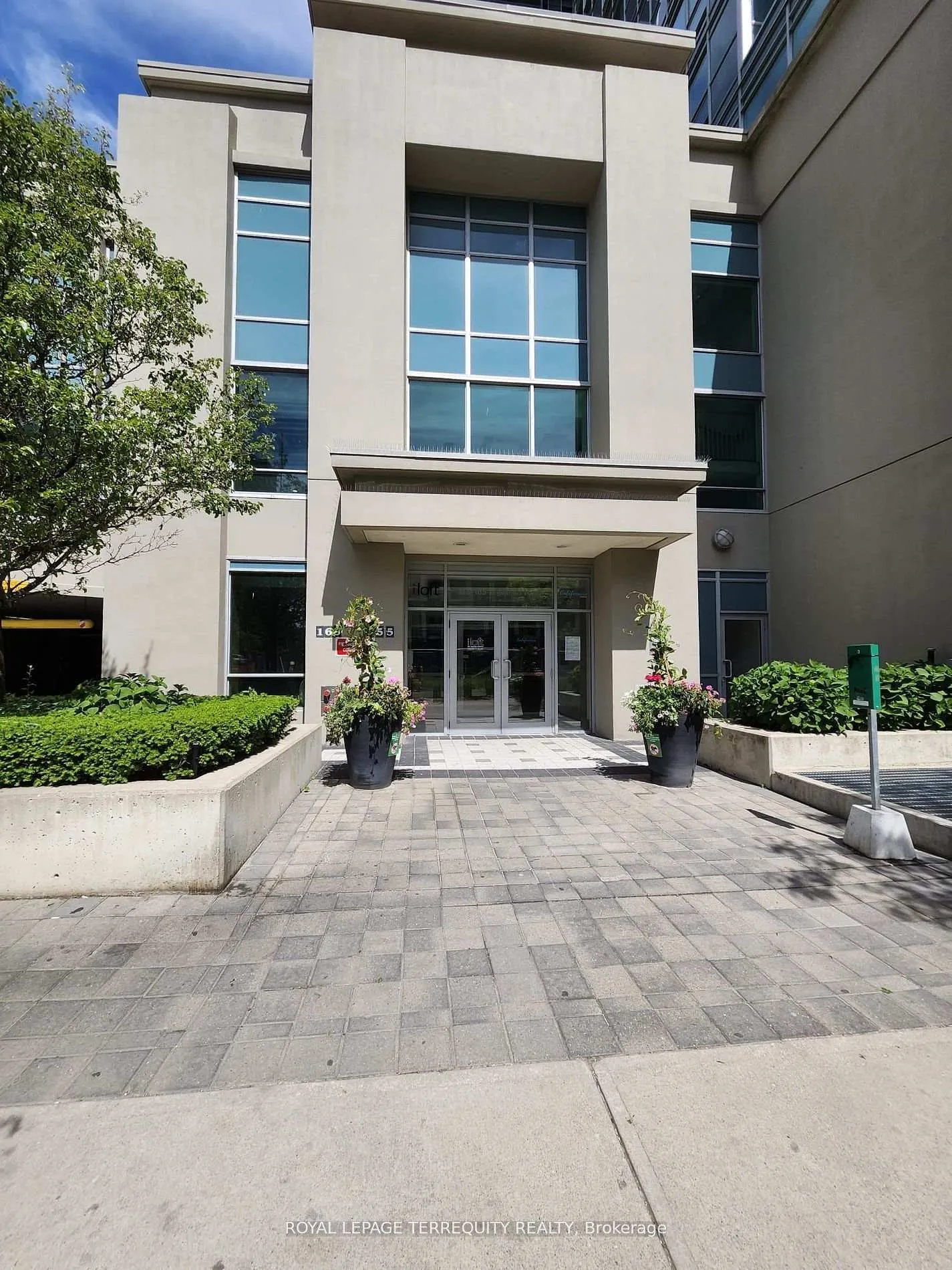 Photo 1 of Unit 925, 165 Legion Road N, Etobicoke, Mimico — HOMEH