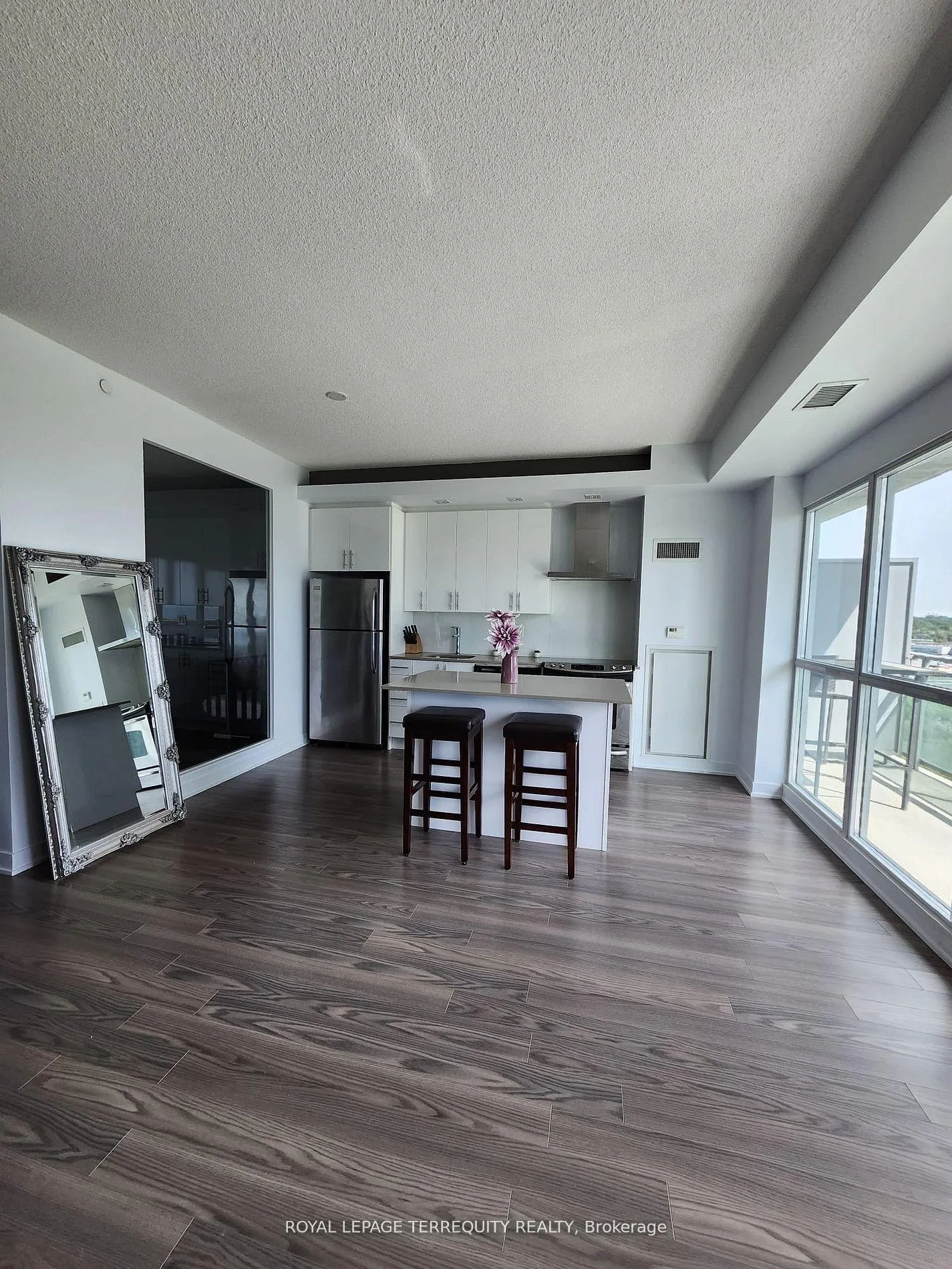 Photo 10 of Unit 925, 165 Legion Road N, Etobicoke, Mimico — HOMEH