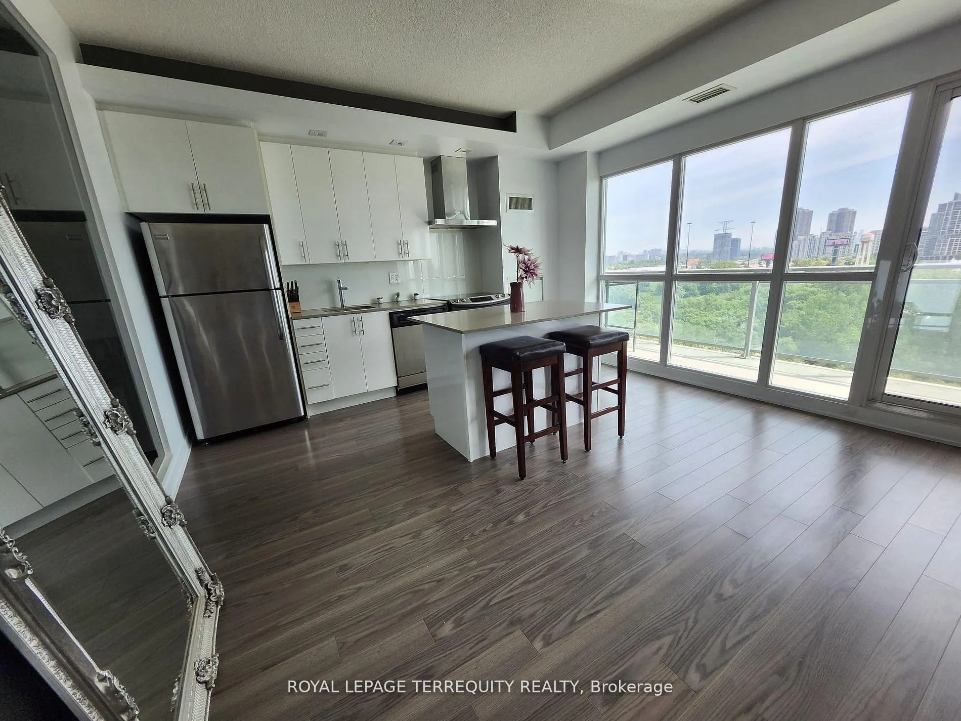 Photo 12 of Unit 925, 165 Legion Road N, Etobicoke, Mimico — HOMEH