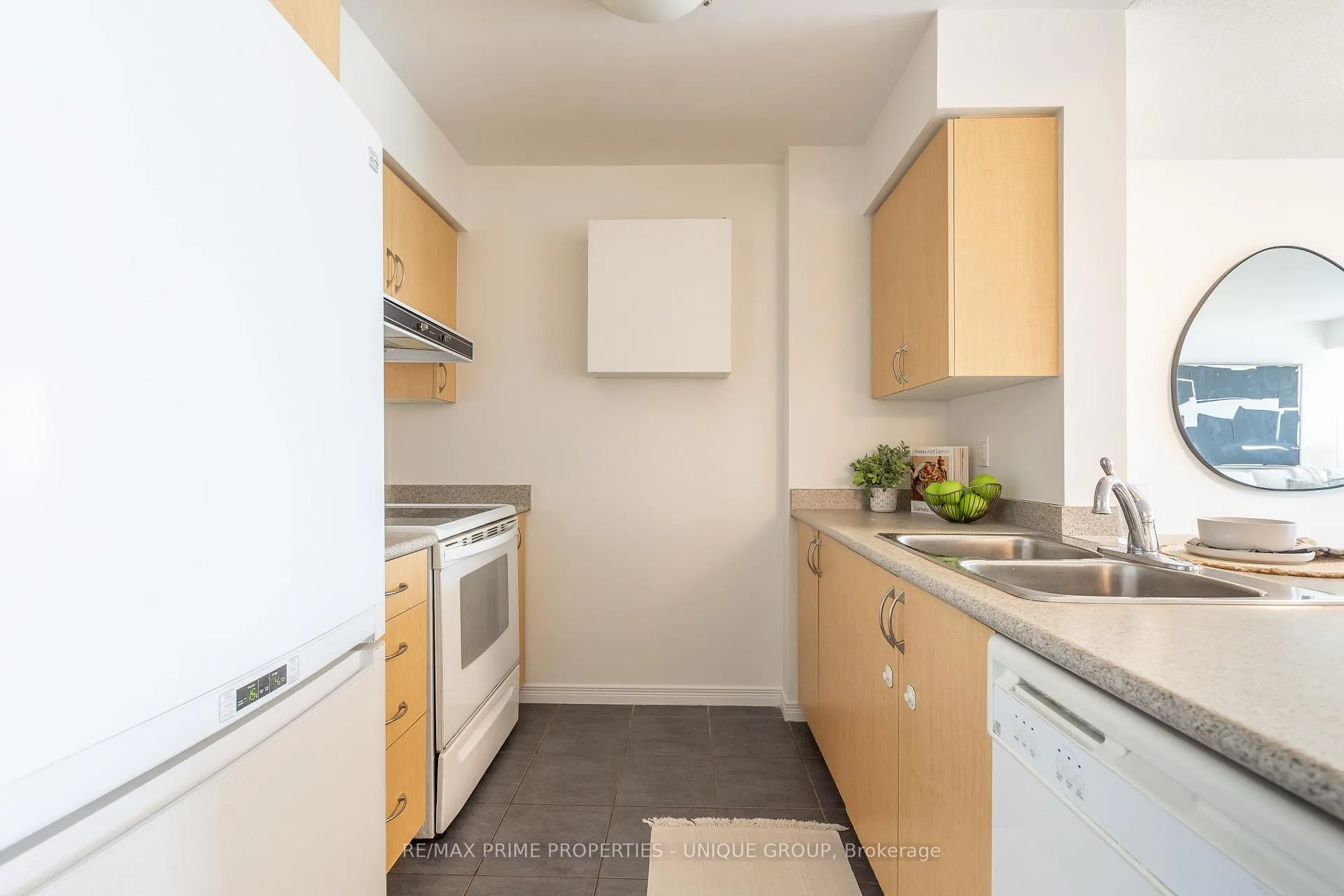 Photo 4 of Unit 908, 61 Heintzman Street, Toronto, Junction Area — HOMEH