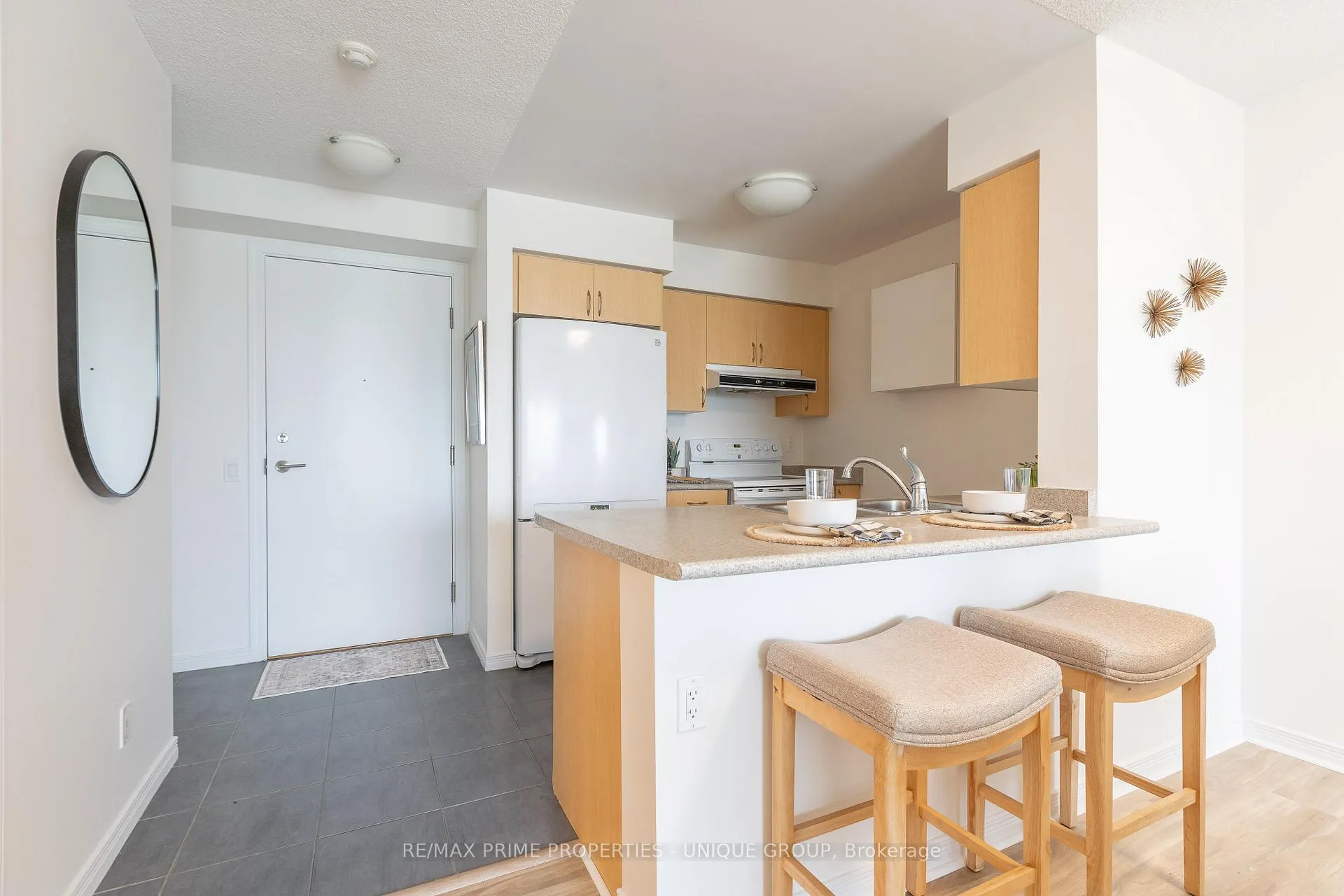 Photo 7 of Unit 908, 61 Heintzman Street, Toronto, Junction Area — HOMEH
